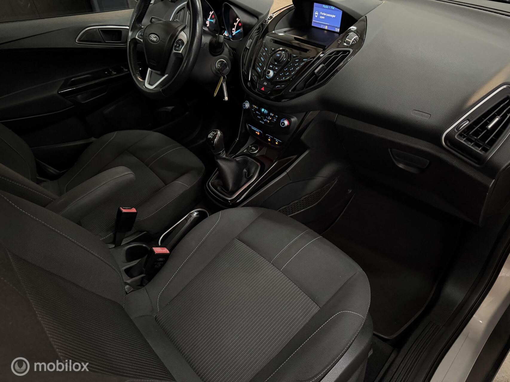 Foto van Ford B-max
