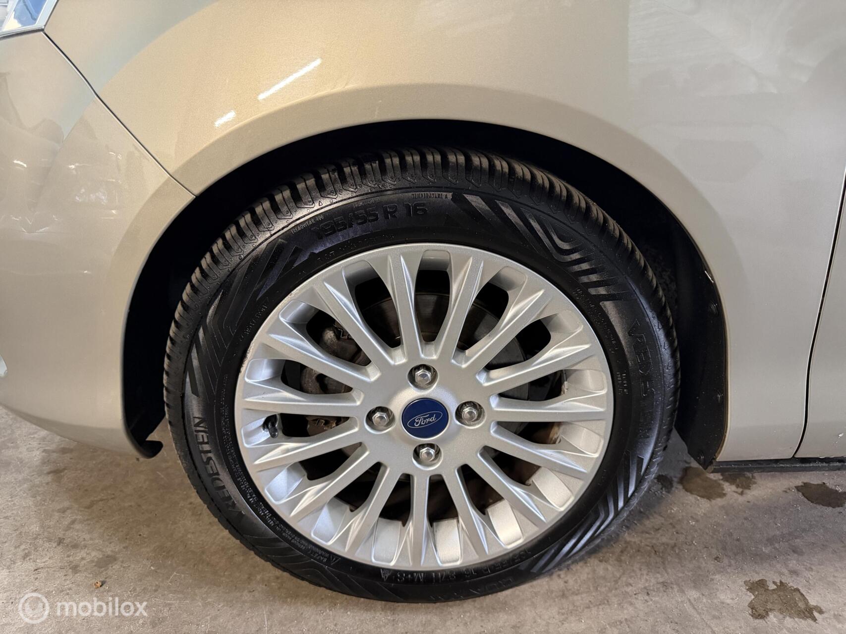 Foto van Ford B-max