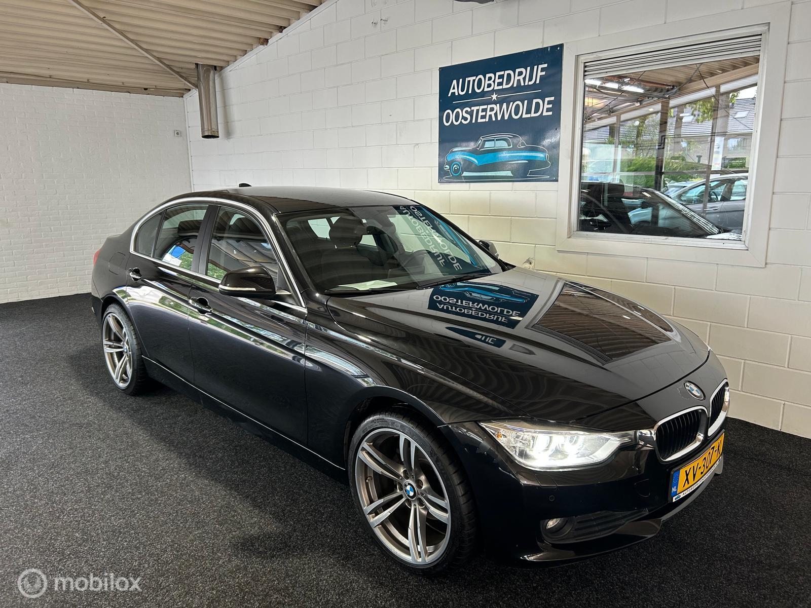 BMW 318d 318d High Executive AIRCO//NAVI//CRUISE//STOELVERWARMING//CV+AB 2015 - voorkant