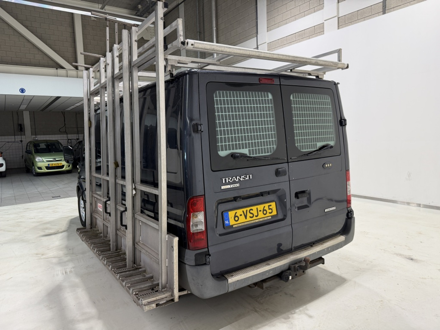 Foto van Ford Transit 260s Van LR 140dpf 4.36