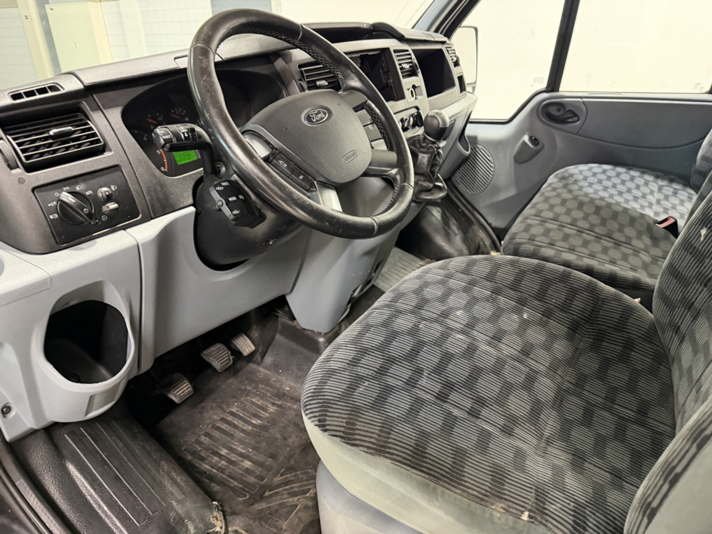 Foto van Ford Transit 260s Van LR 140dpf 4.36