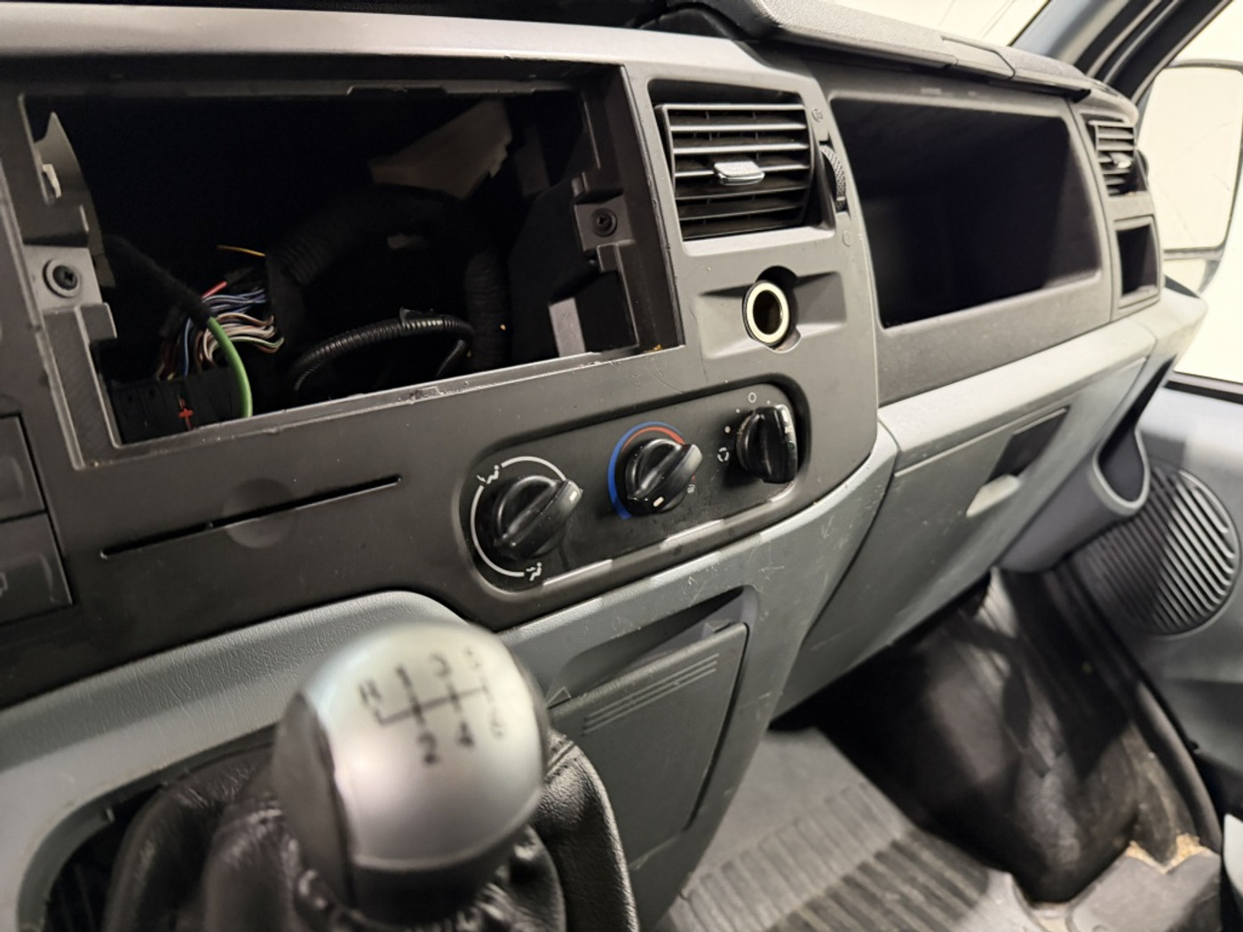 Foto van Ford Transit 260s Van LR 140dpf 4.36