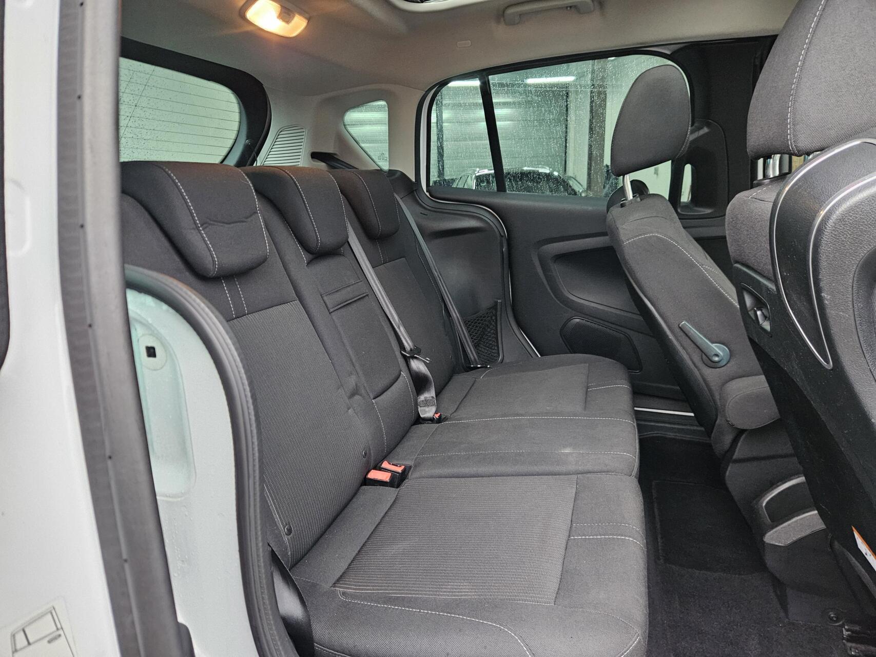 Foto van Ford B-max