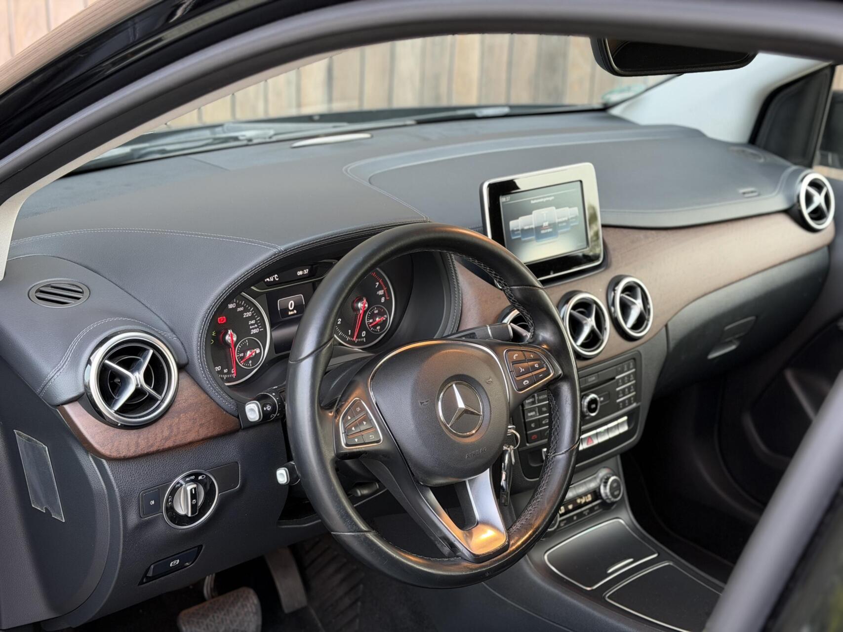 Foto van Mercedes-Benz B 200
