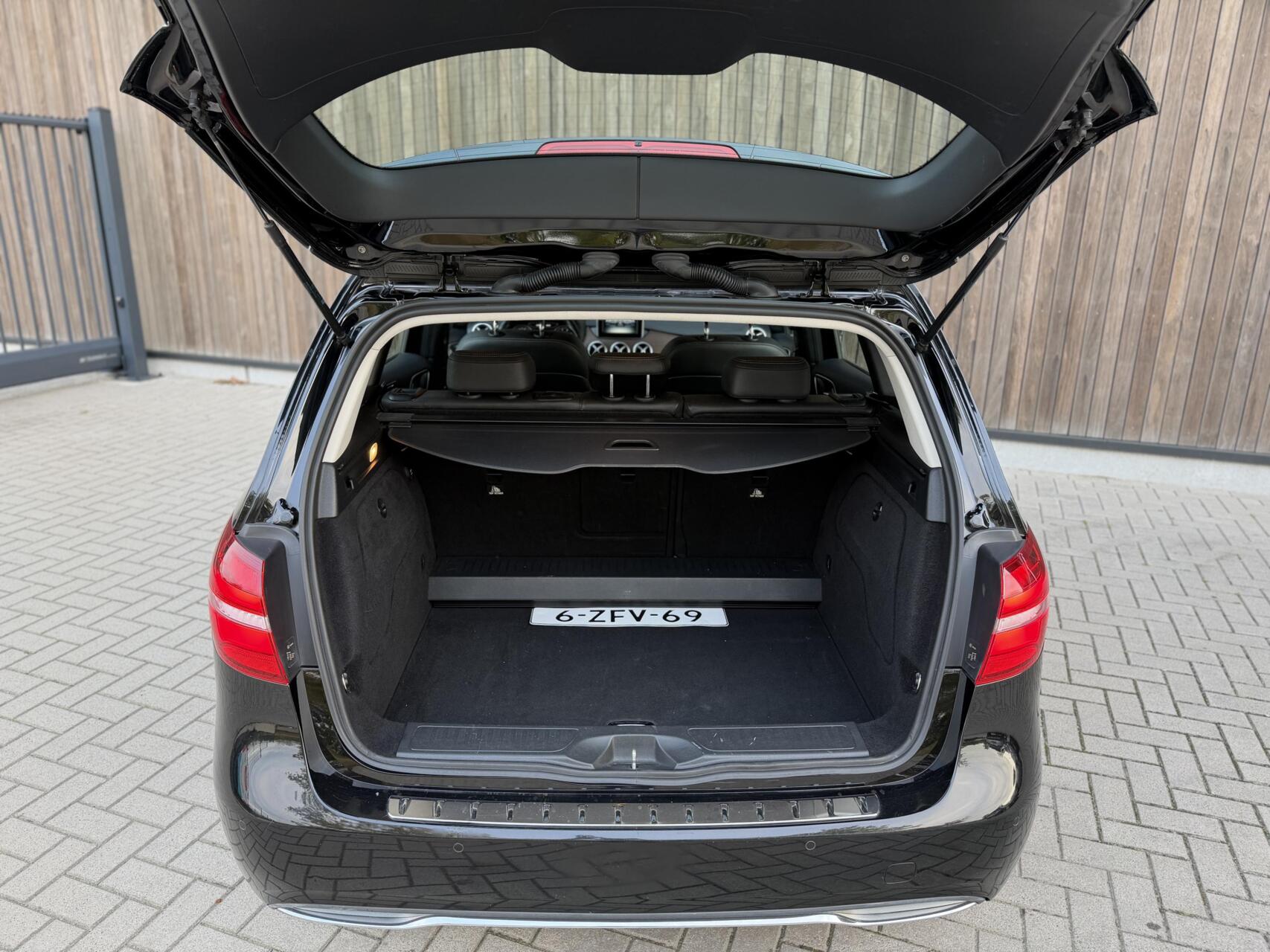 Foto van Mercedes-Benz B 200