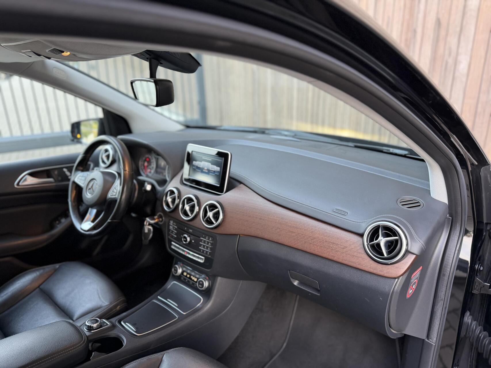 Foto van Mercedes-Benz B 200