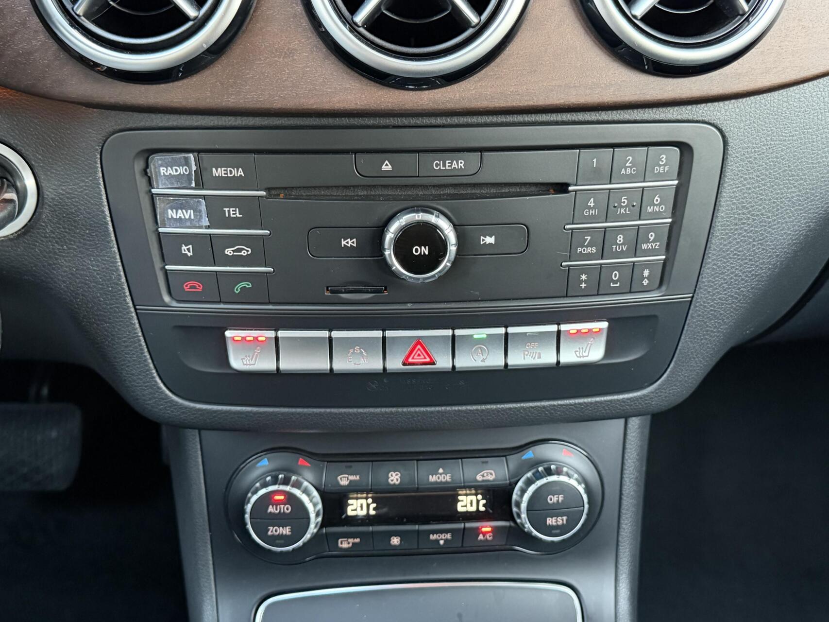 Foto van Mercedes-Benz B 200