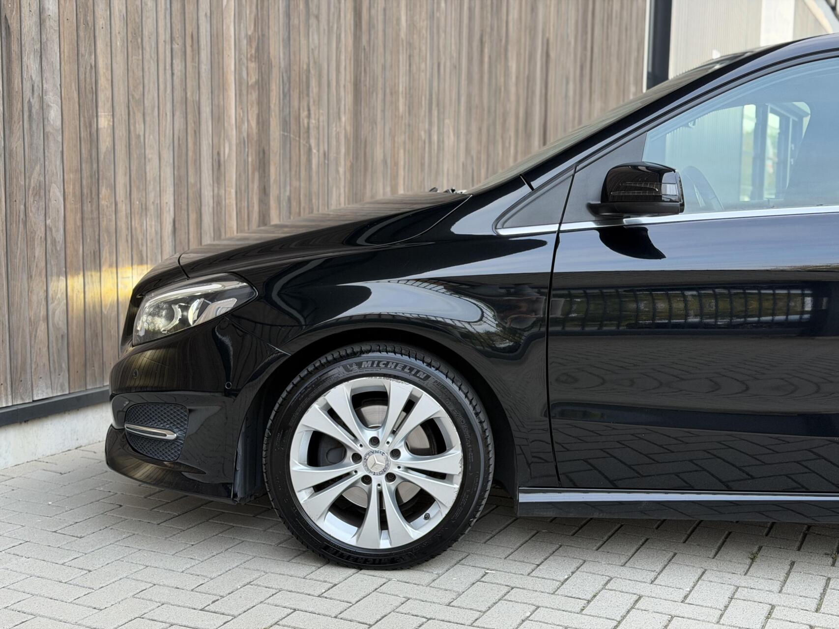 Foto van Mercedes-Benz B 200