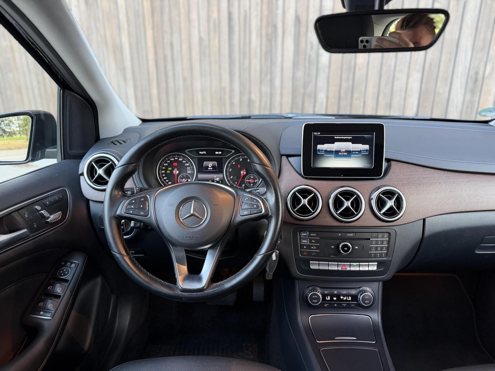 Foto van Mercedes-Benz B 200