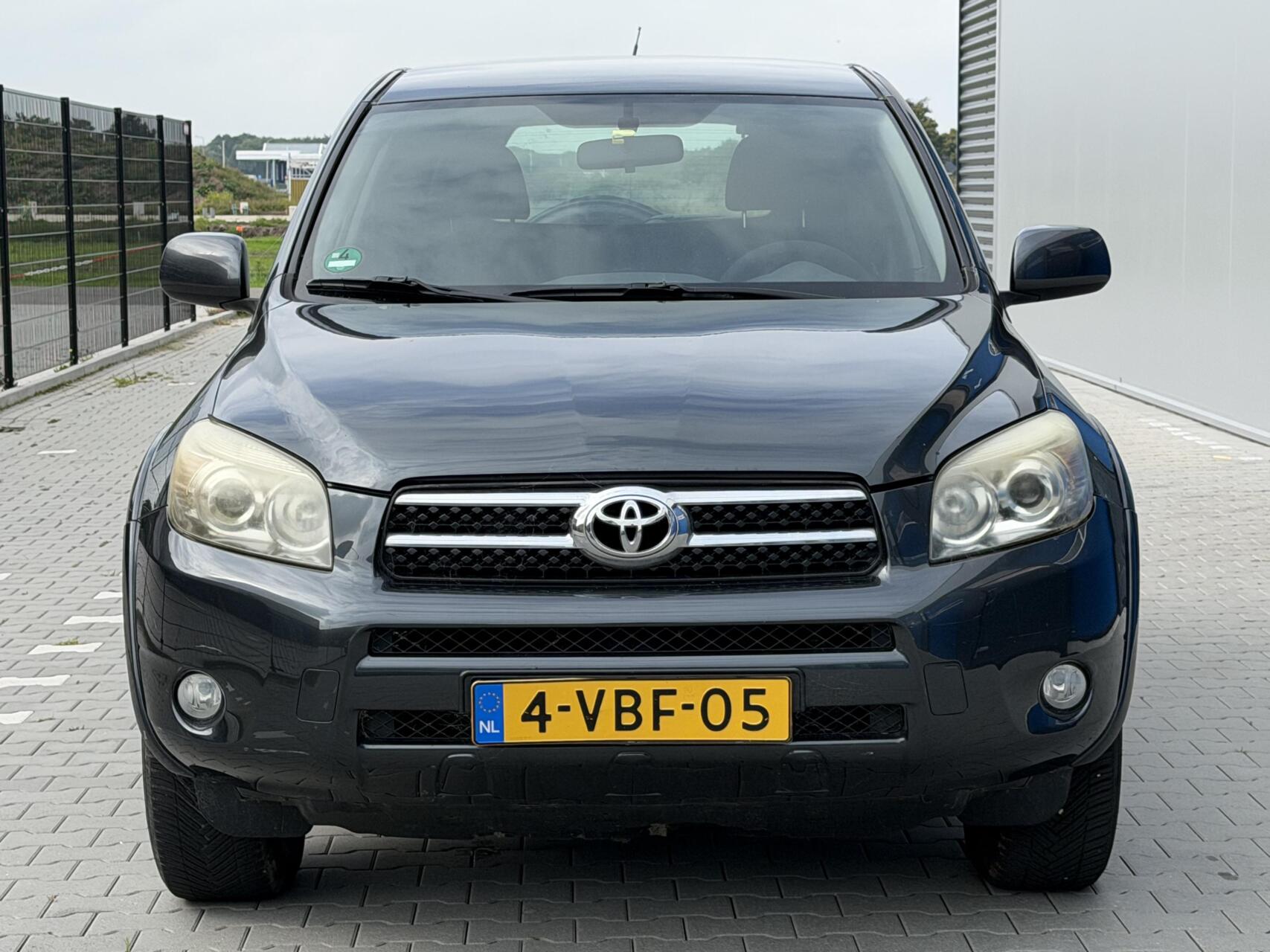 Foto van Toyota Rav4 2.2 D-4d D-cat Van