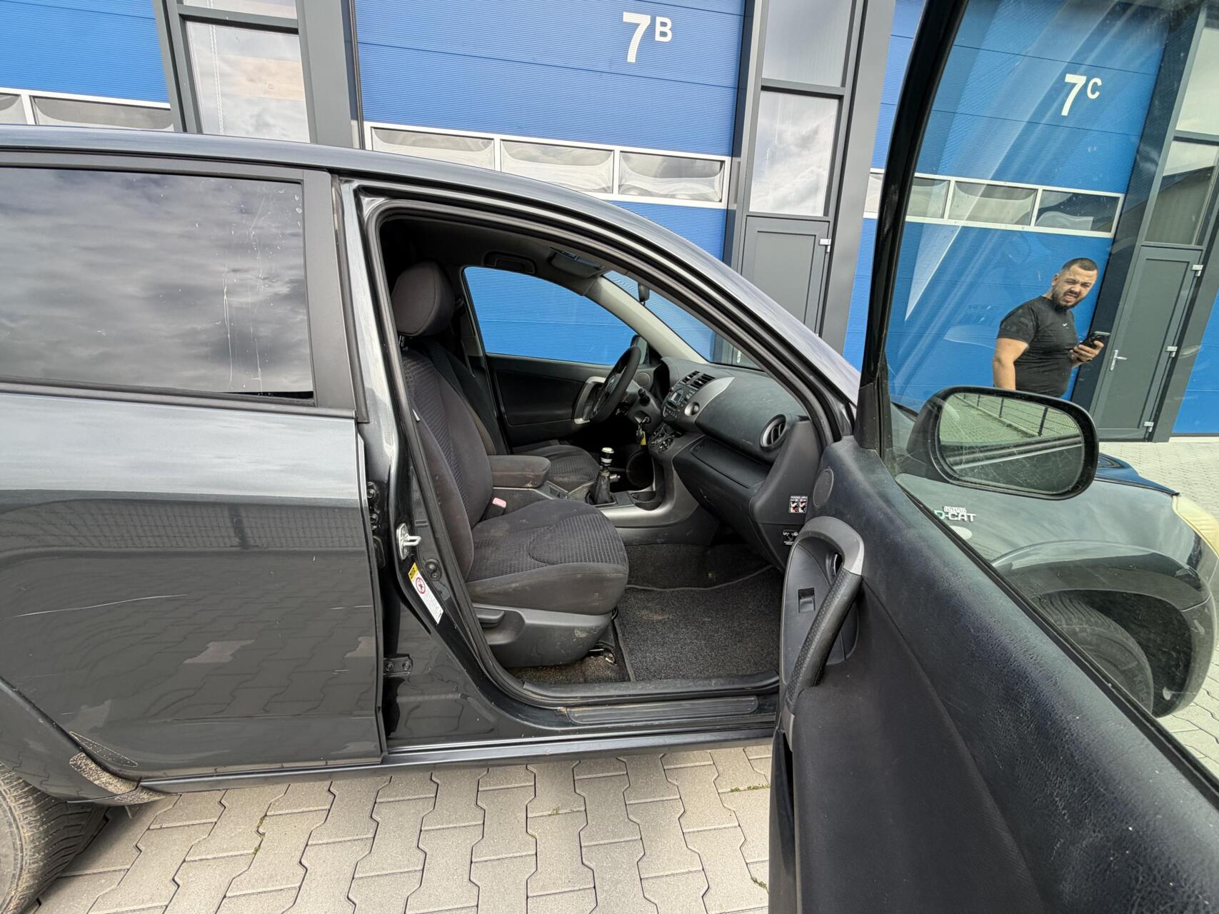 Foto van Toyota Rav4 2.2 D-4d D-cat Van