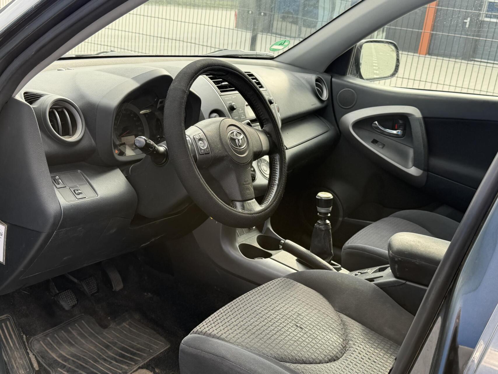 Foto van Toyota Rav4 2.2 D-4d D-cat Van