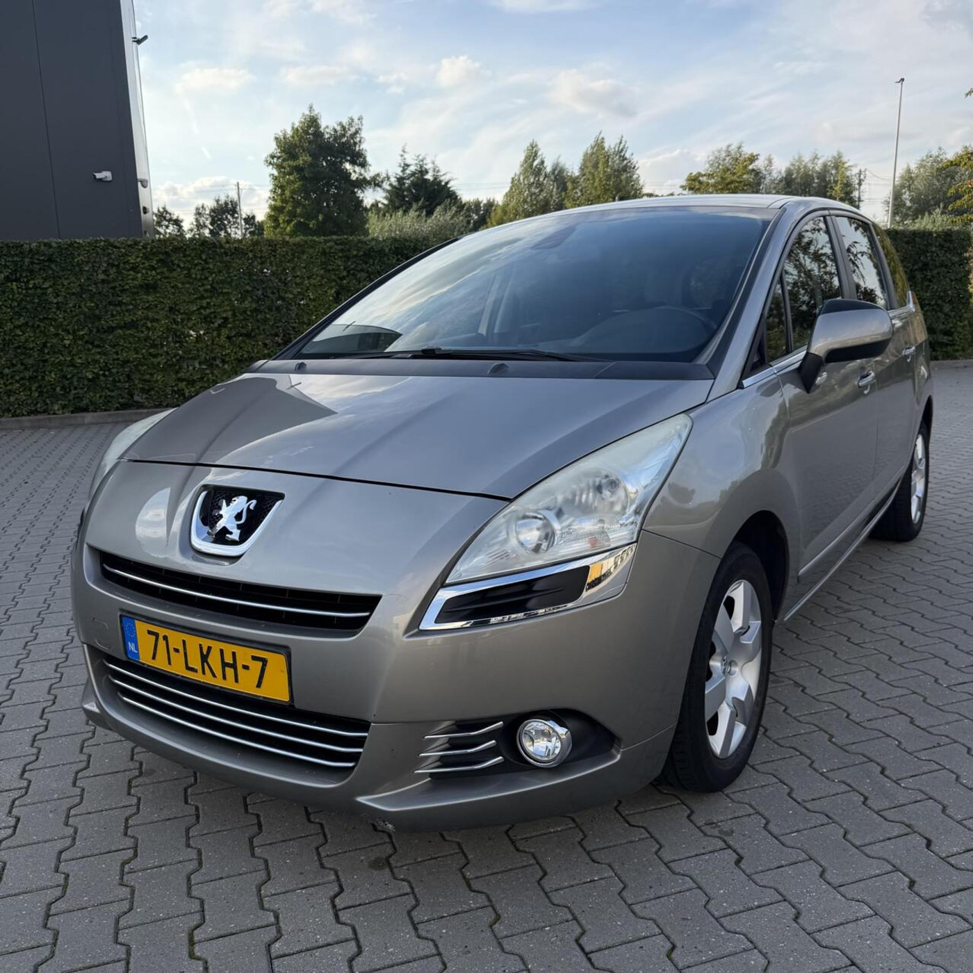 Peugeot 5008 1.6 | Automaat | NW APK 11-09-2027! 2010 - voorkant