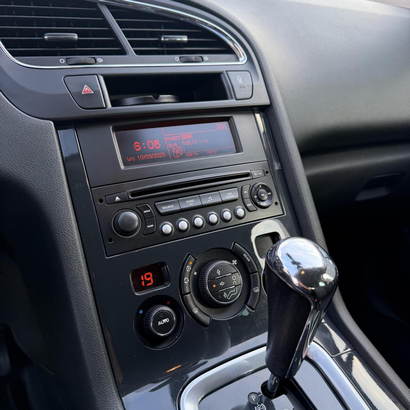 Foto van Peugeot 5008