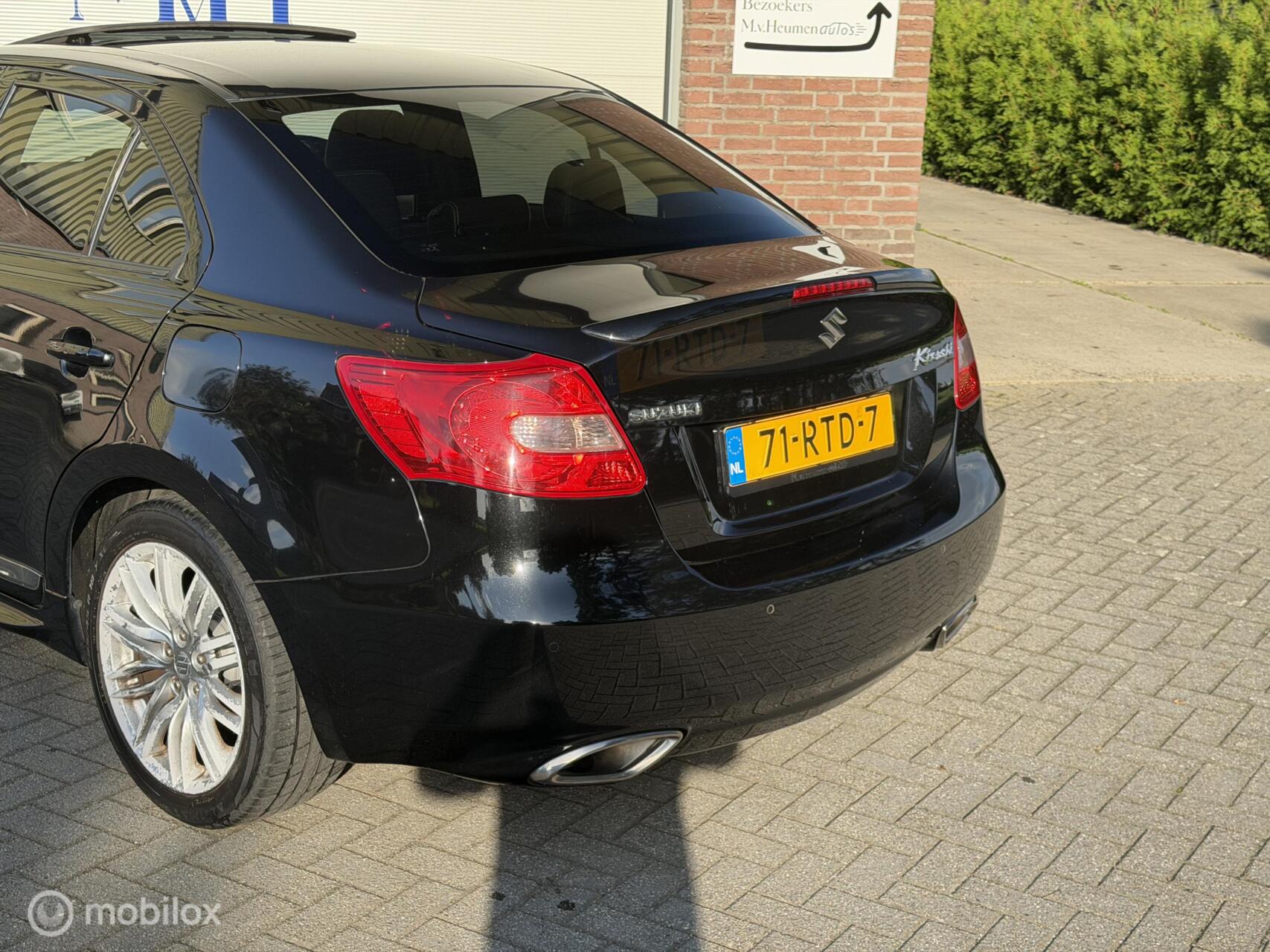 Foto van Suzuki Kizashi