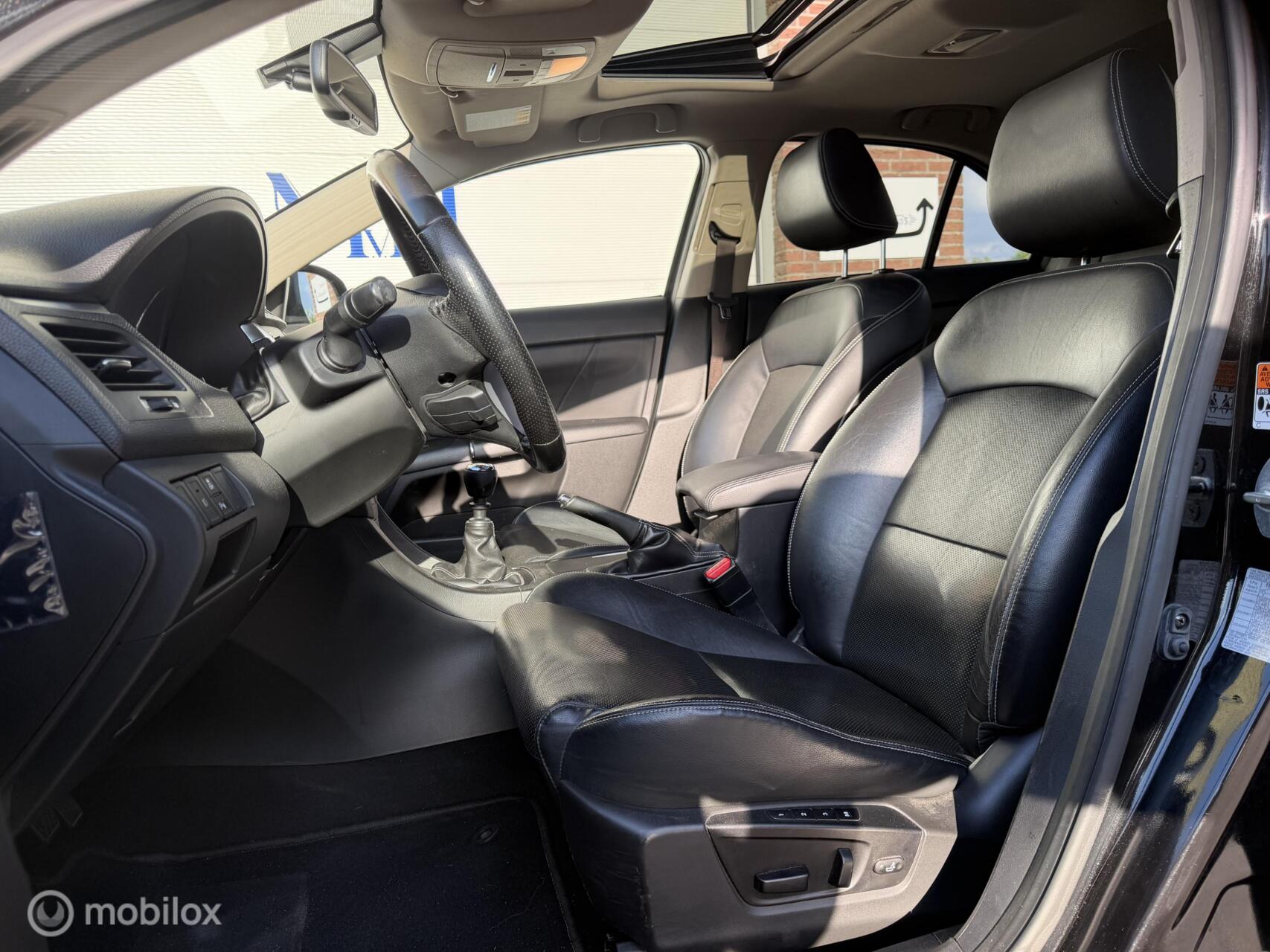 Foto van Suzuki Kizashi