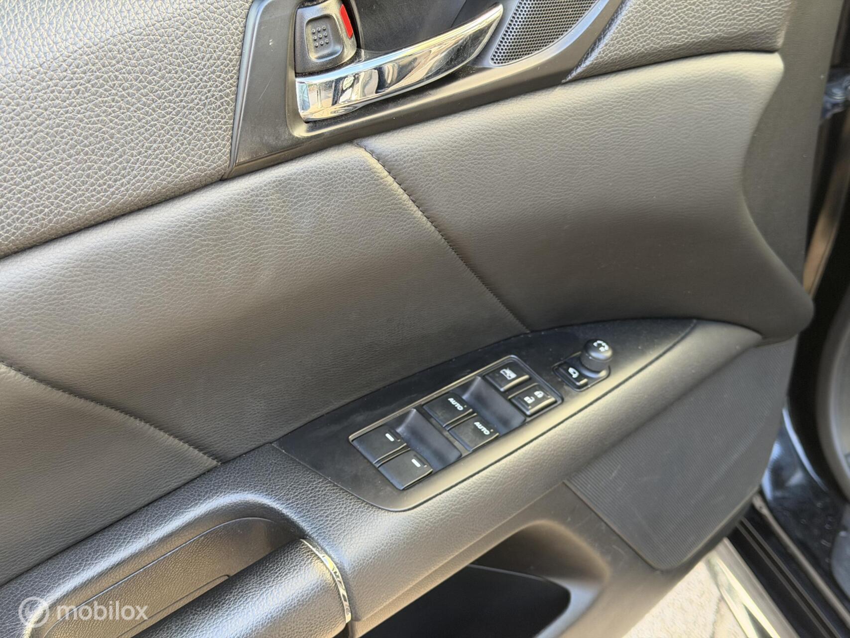Foto van Suzuki Kizashi