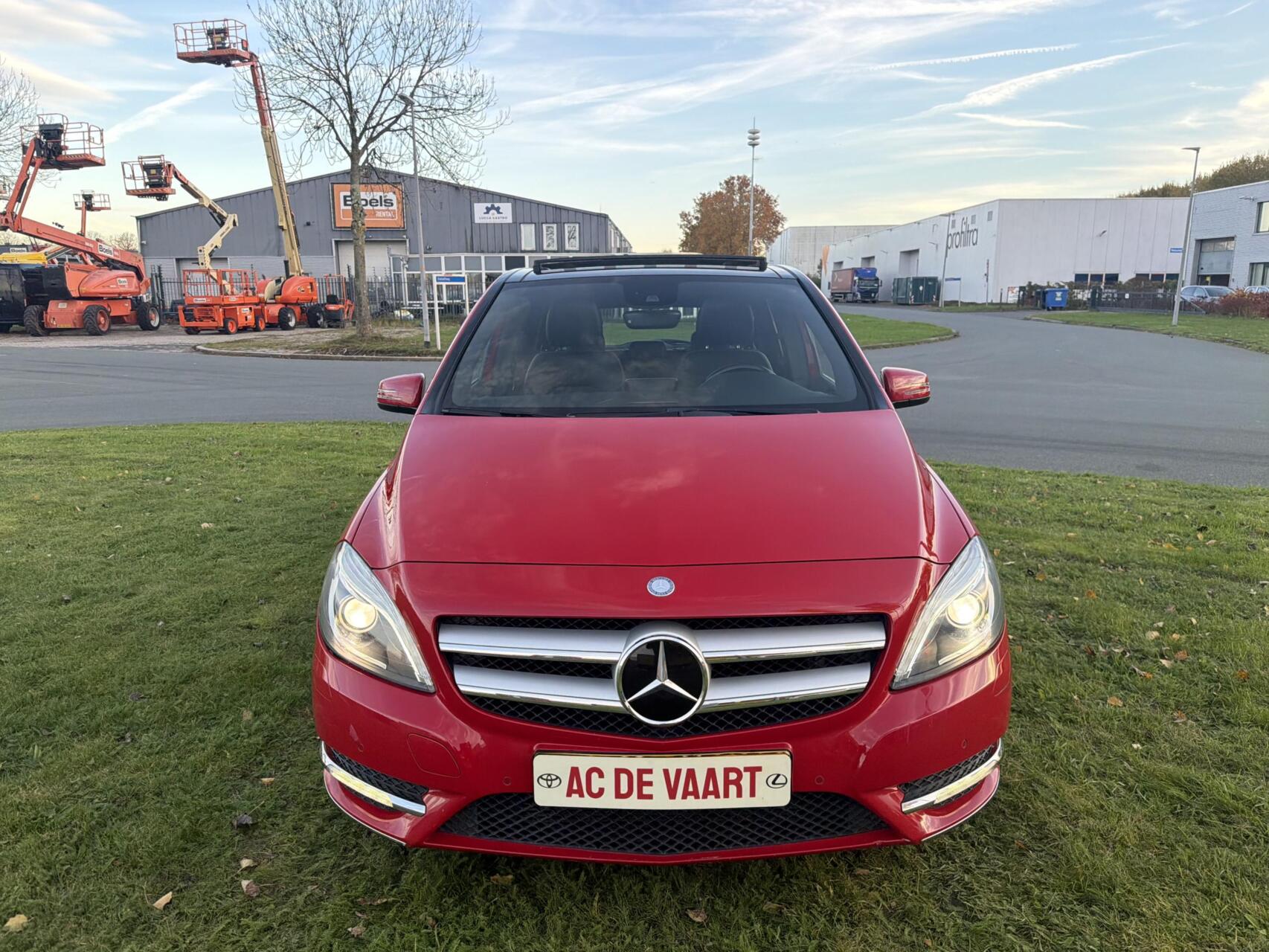 Foto van Mercedes-Benz B 200