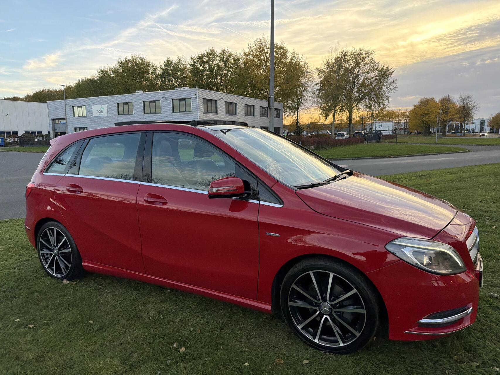 Foto van Mercedes-Benz B 200