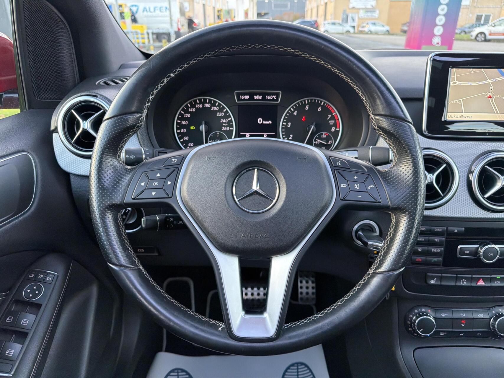 Foto van Mercedes-Benz B 200