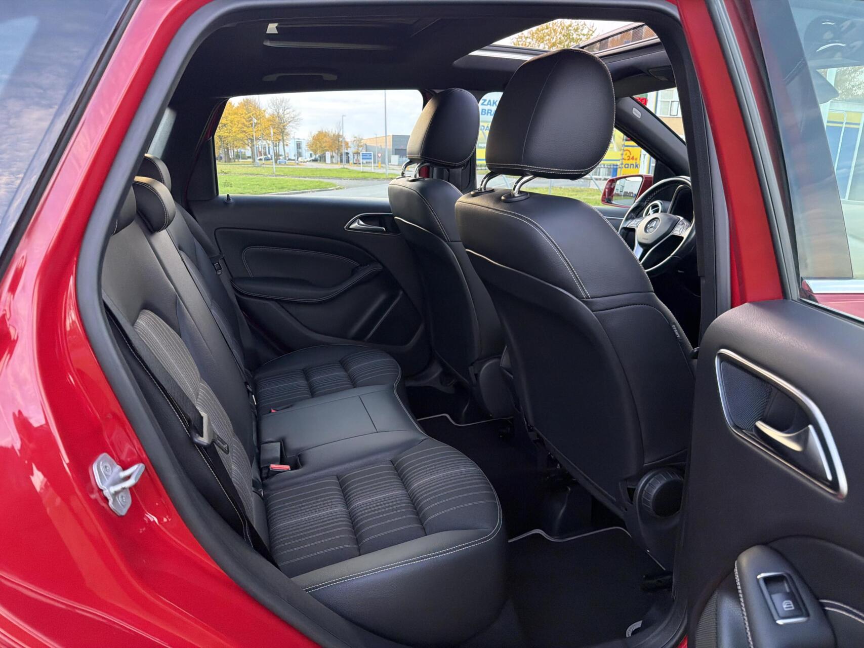 Foto van Mercedes-Benz B 200
