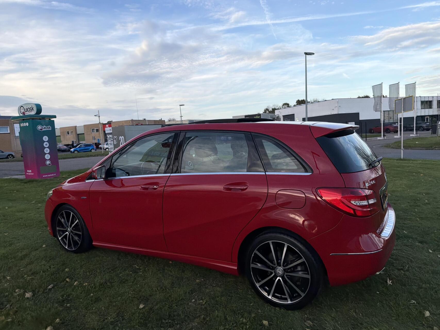 Foto van Mercedes-Benz B 200