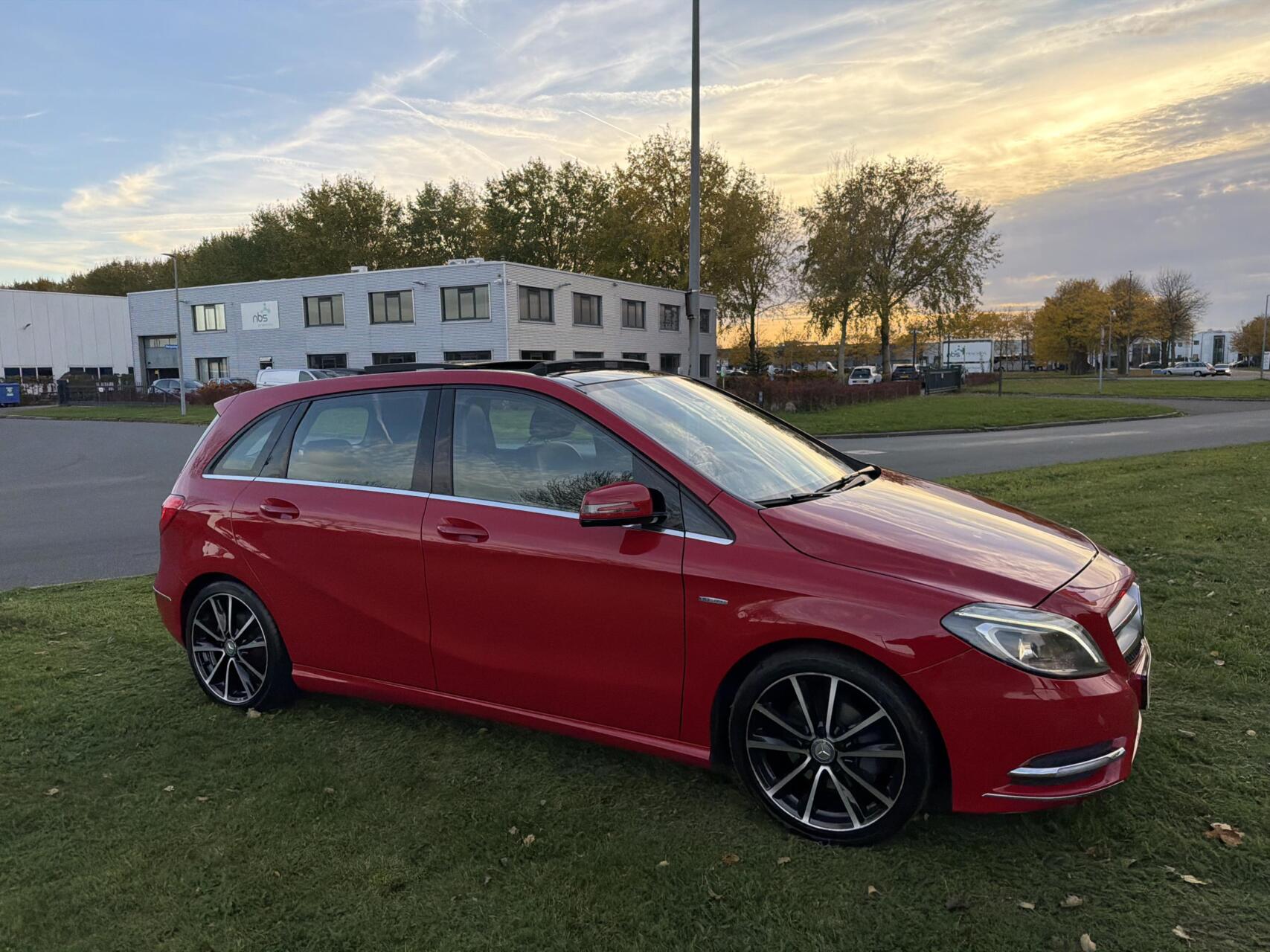 Foto van Mercedes-Benz B 200