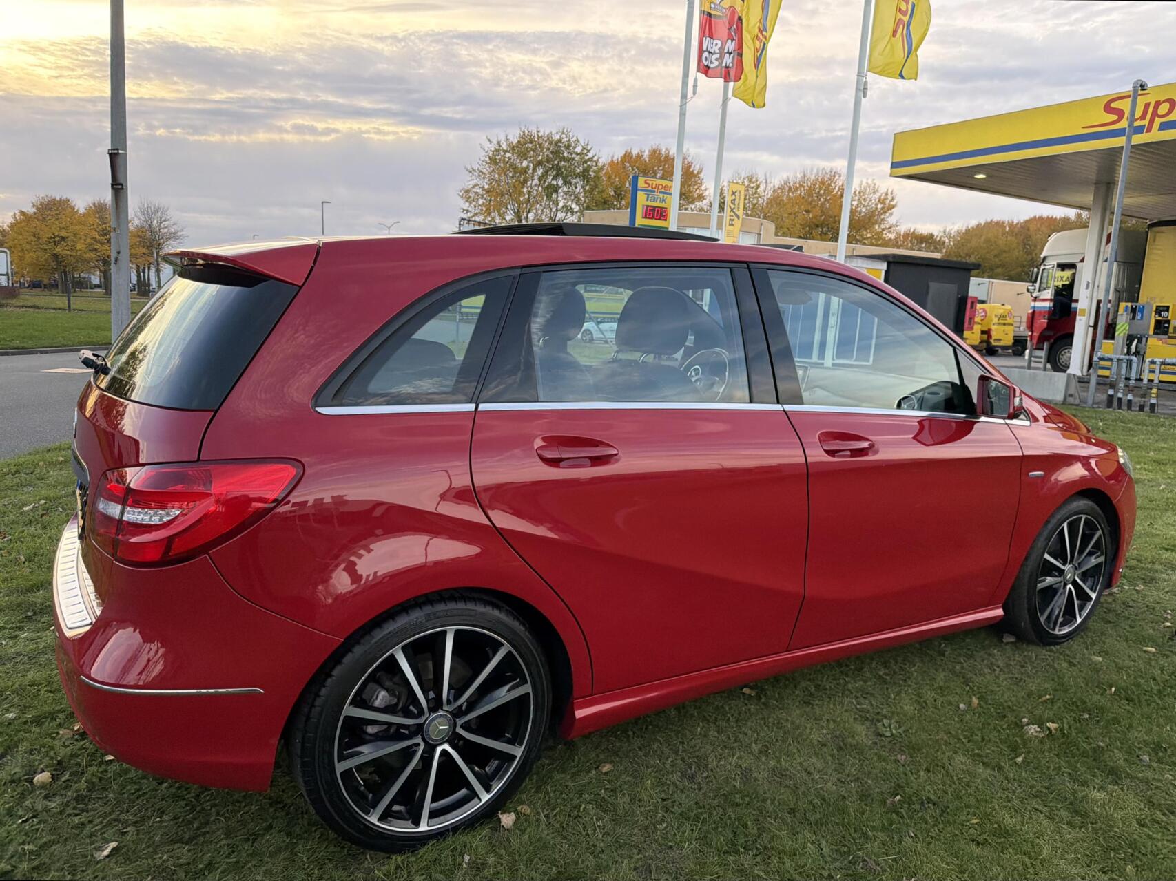 Foto van Mercedes-Benz B 200