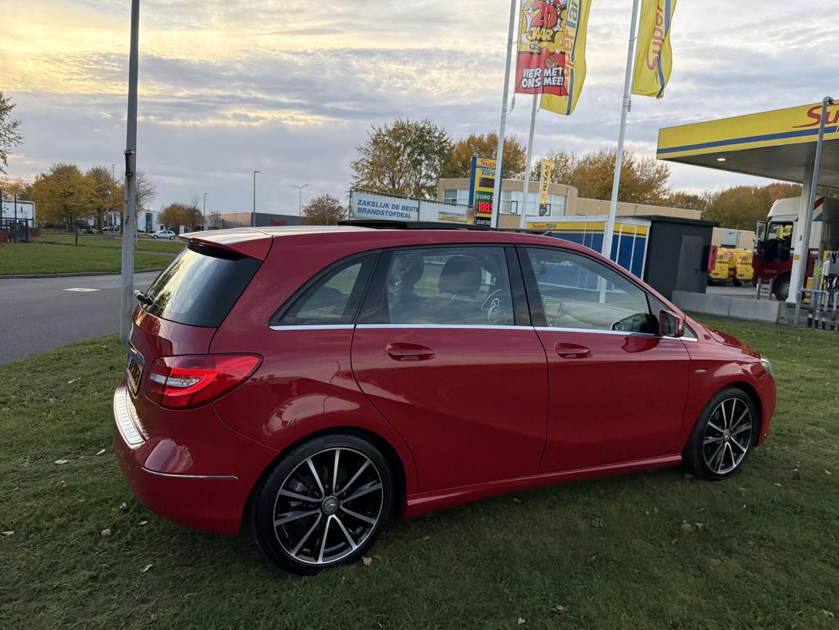 Foto van Mercedes-Benz B 200