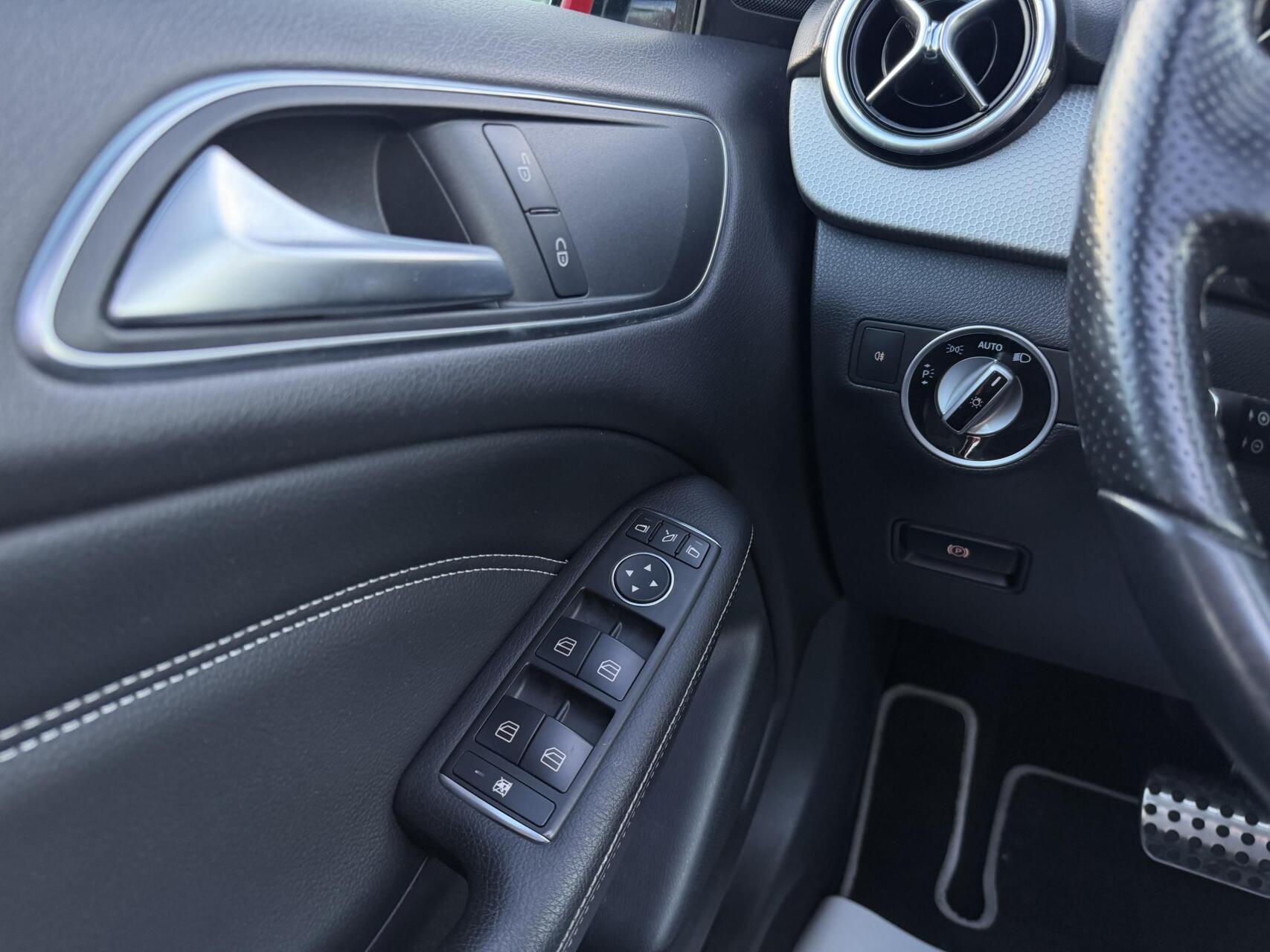 Foto van Mercedes-Benz B 200