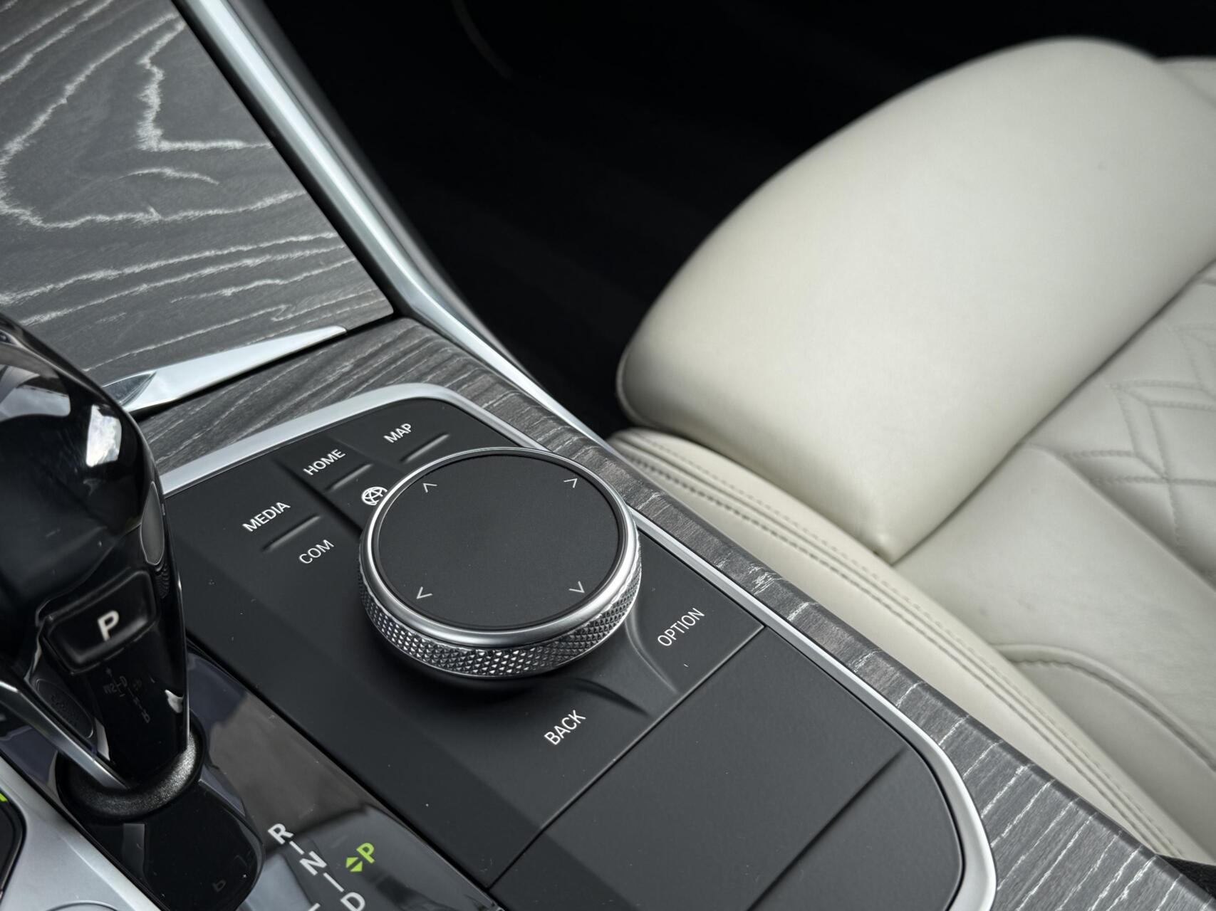 Foto van BMW 330i