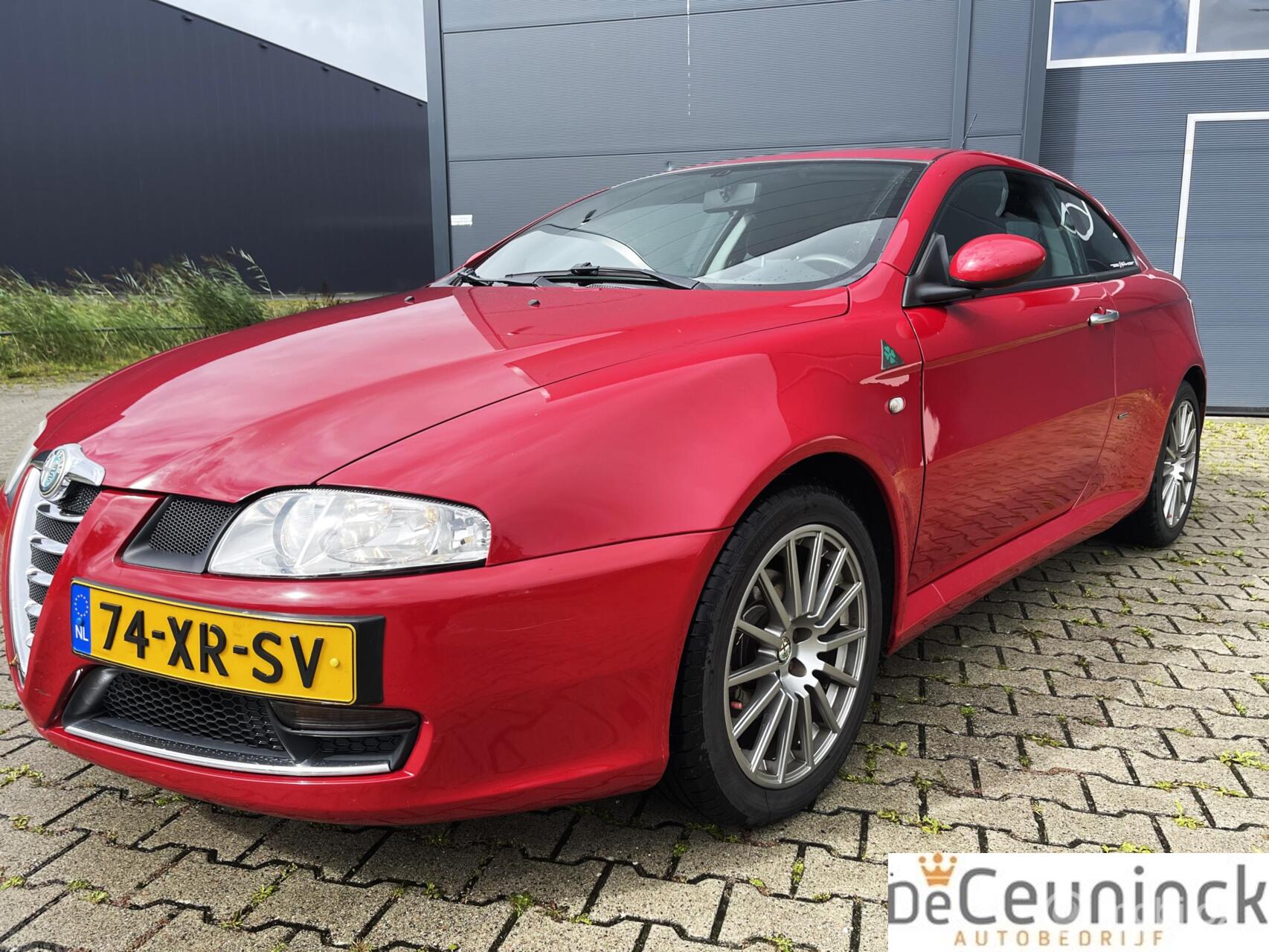 Alfa Romeo GT 1.8 T.Spark , Dealer onderhouden!,nw.APK 2007 - voorkant