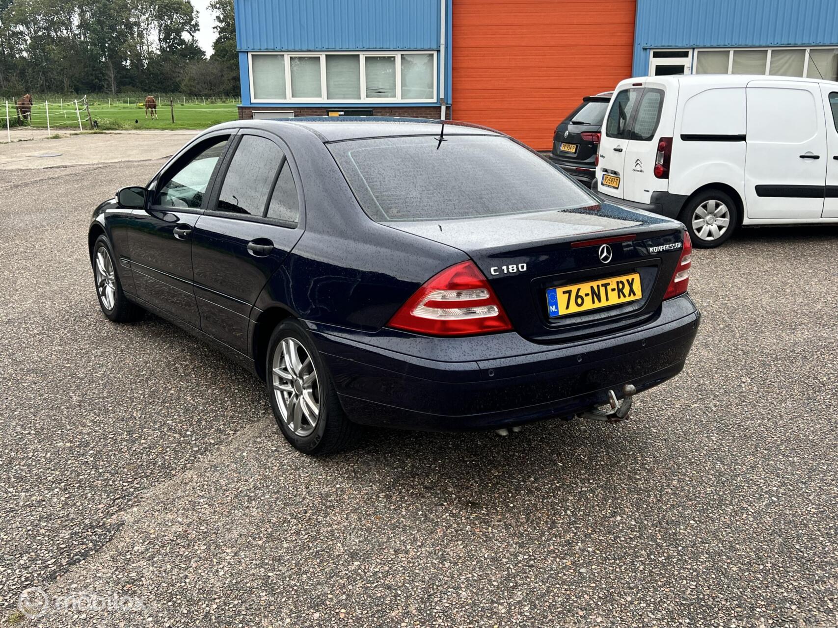 Foto van Mercedes-Benz C 180 Kompressor