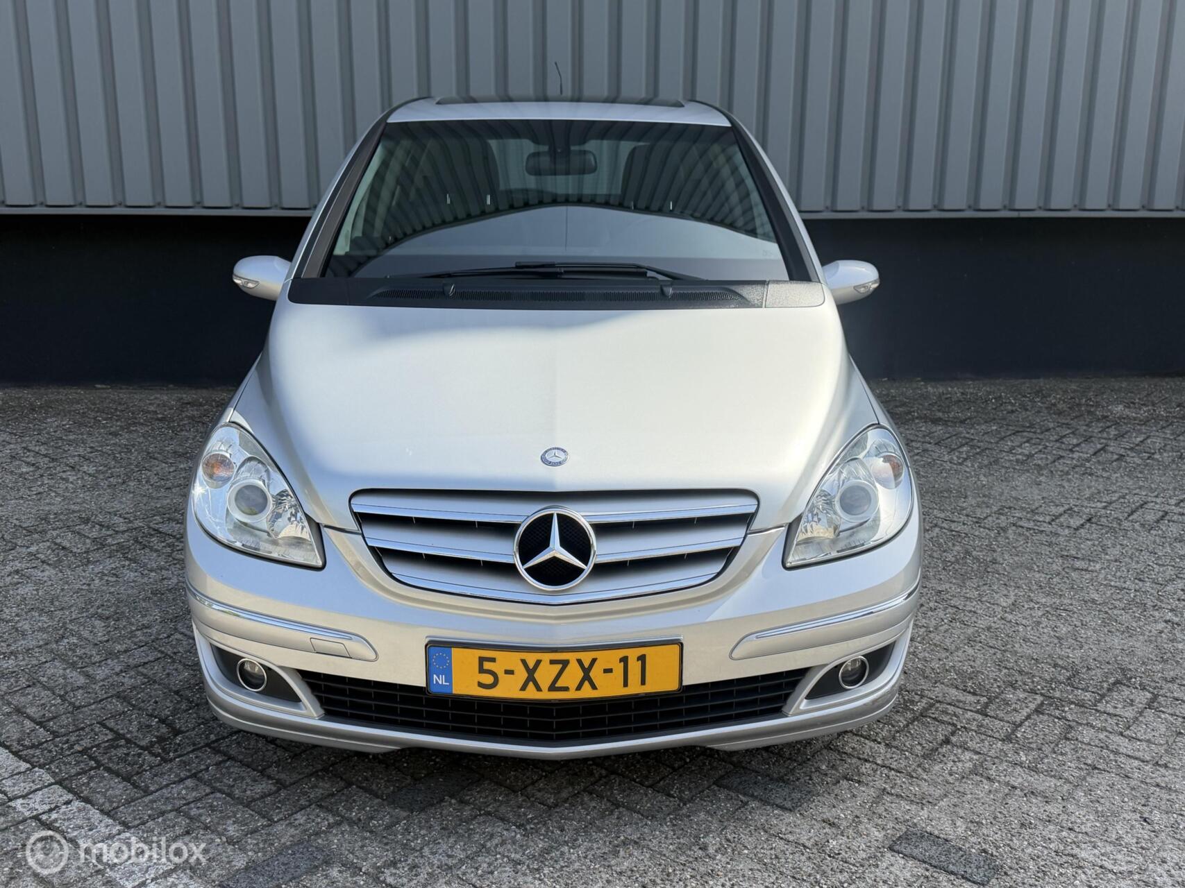 Foto van Mercedes-Benz B 200