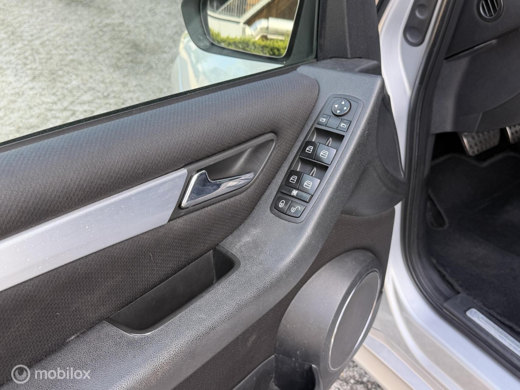 Foto van Mercedes-Benz B 200