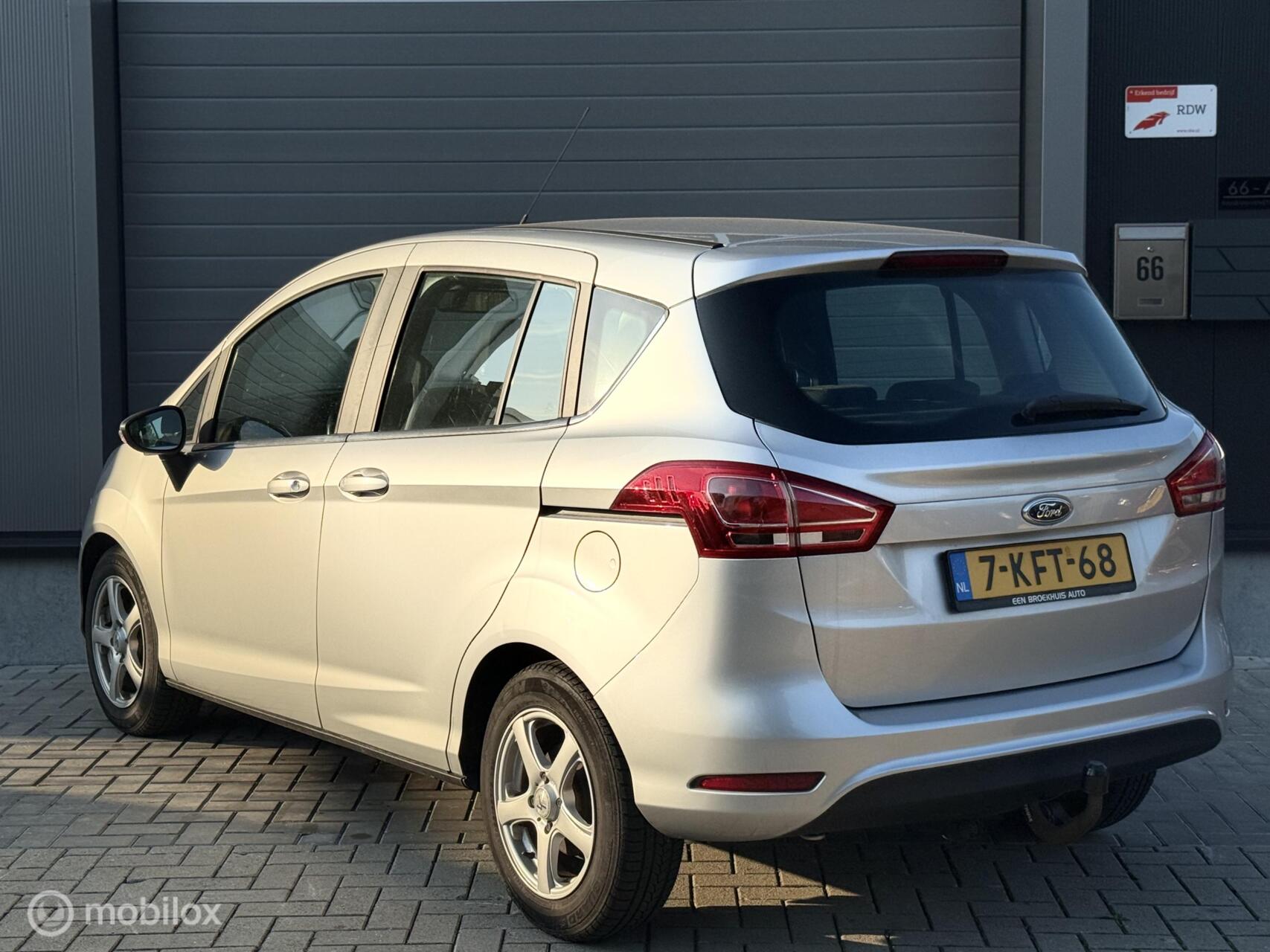 Foto van Ford B-max