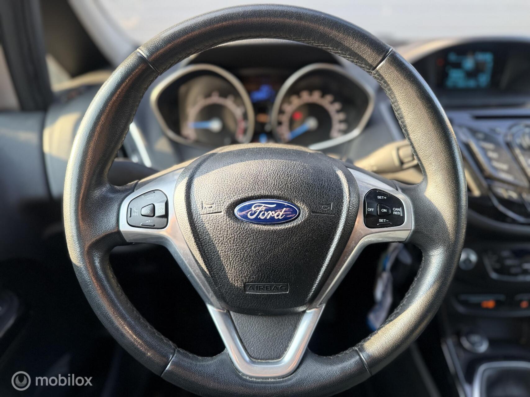 Foto van Ford B-max