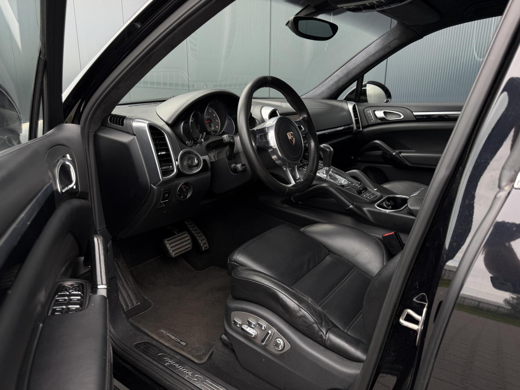 Foto van Porsche Cayenne S Hybrid