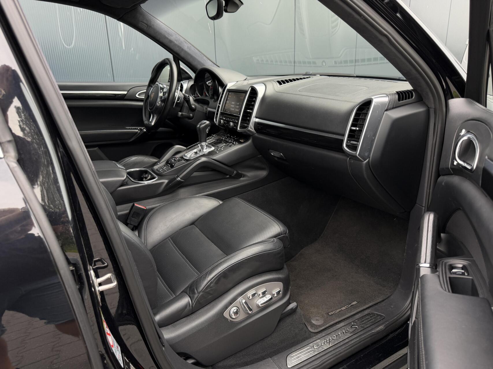 Foto van Porsche Cayenne S Hybrid