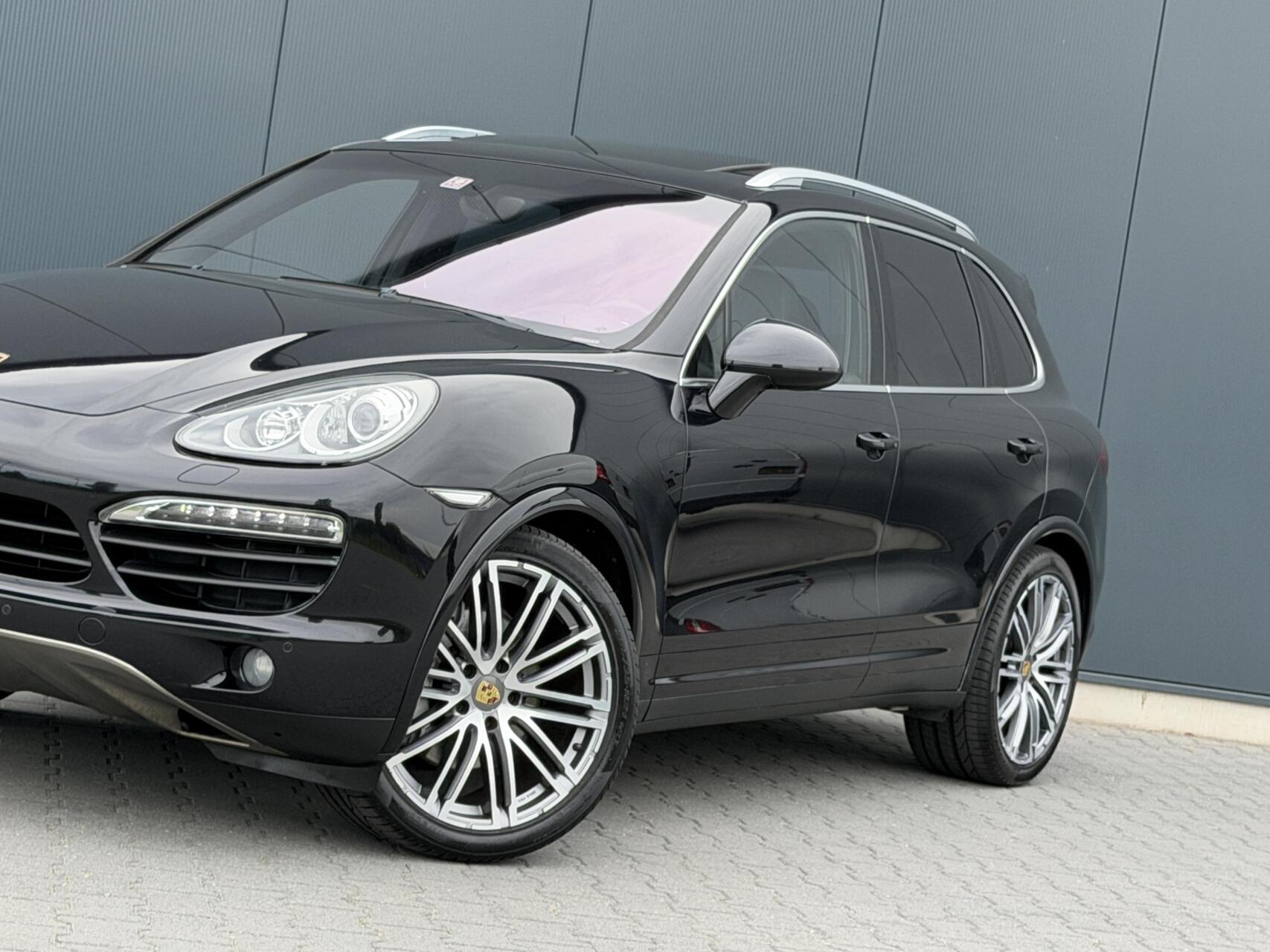 Foto van Porsche Cayenne S Hybrid