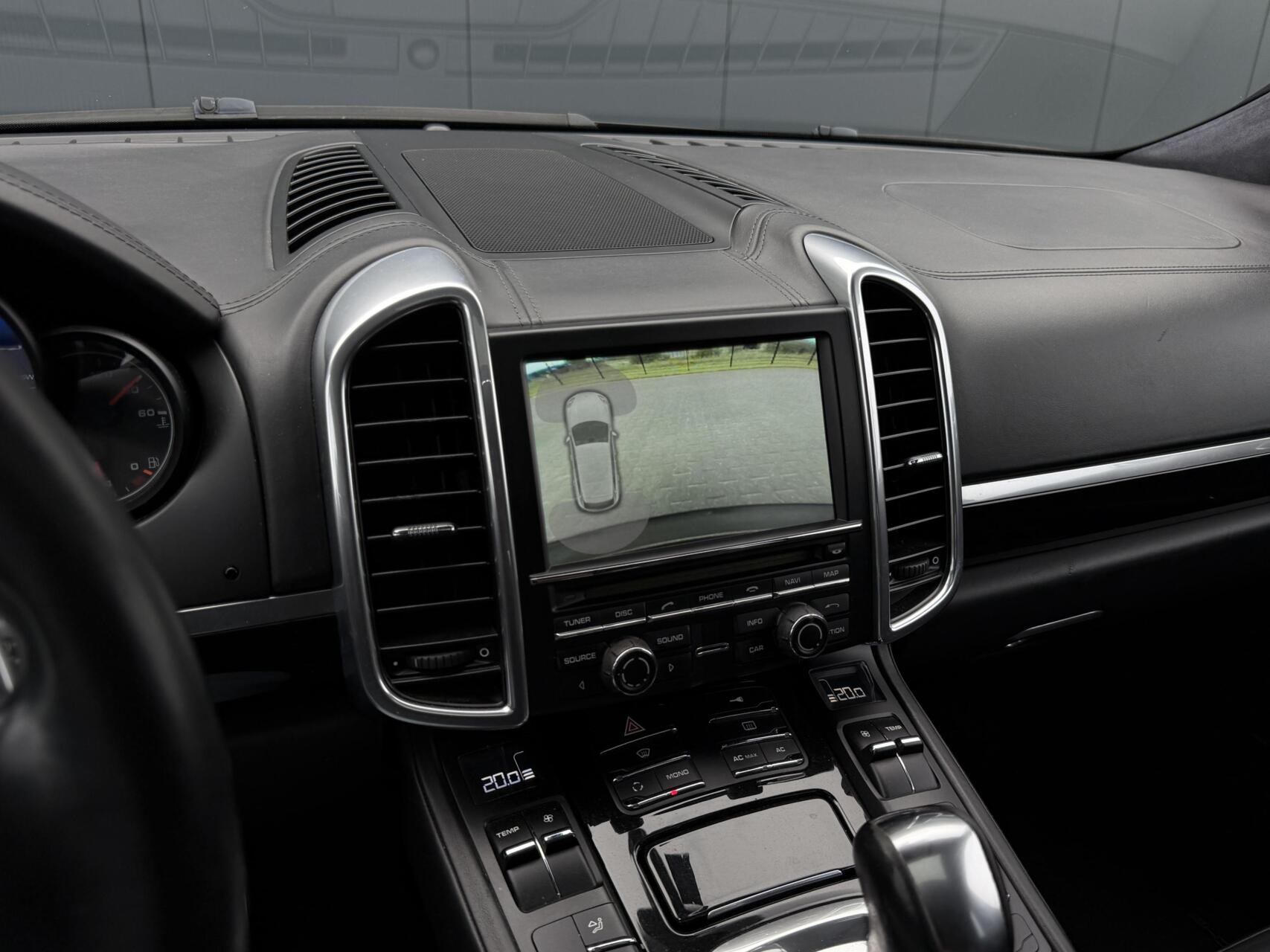Foto van Porsche Cayenne S Hybrid