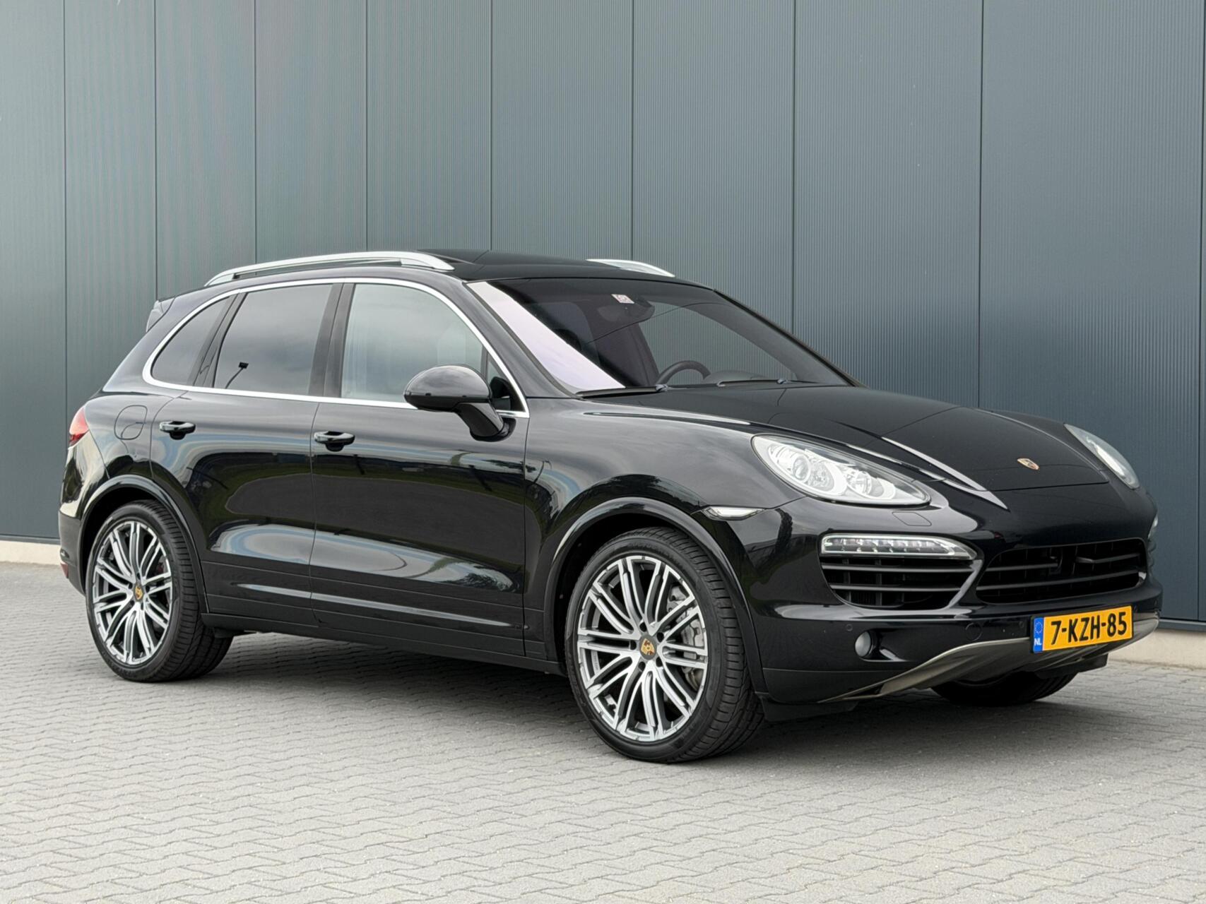 Foto van Porsche Cayenne S Hybrid