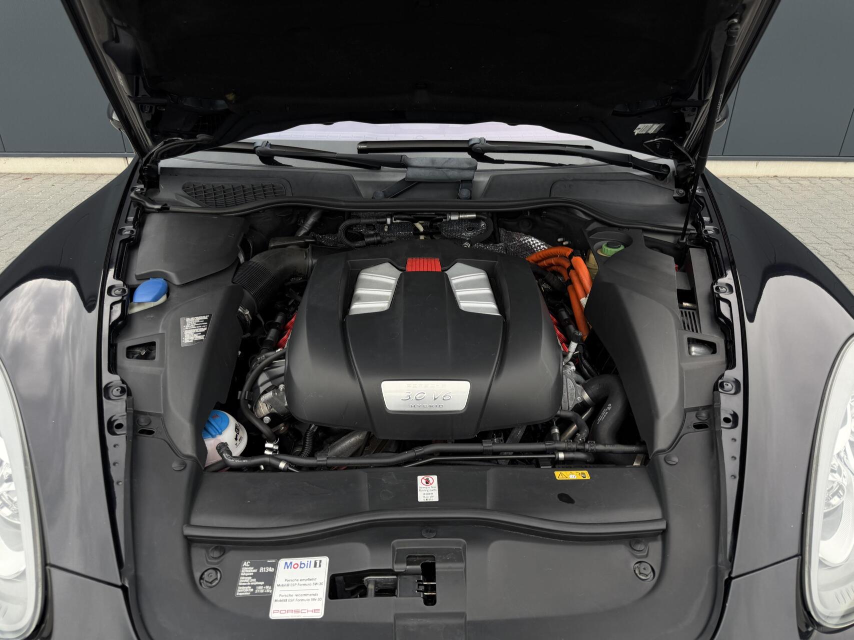 Foto van Porsche Cayenne S Hybrid