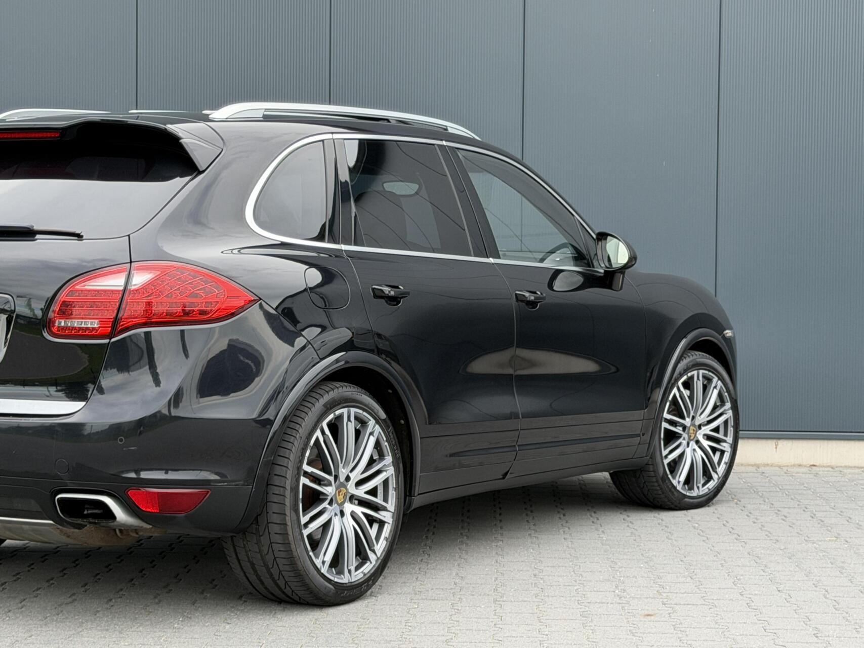 Foto van Porsche Cayenne S Hybrid