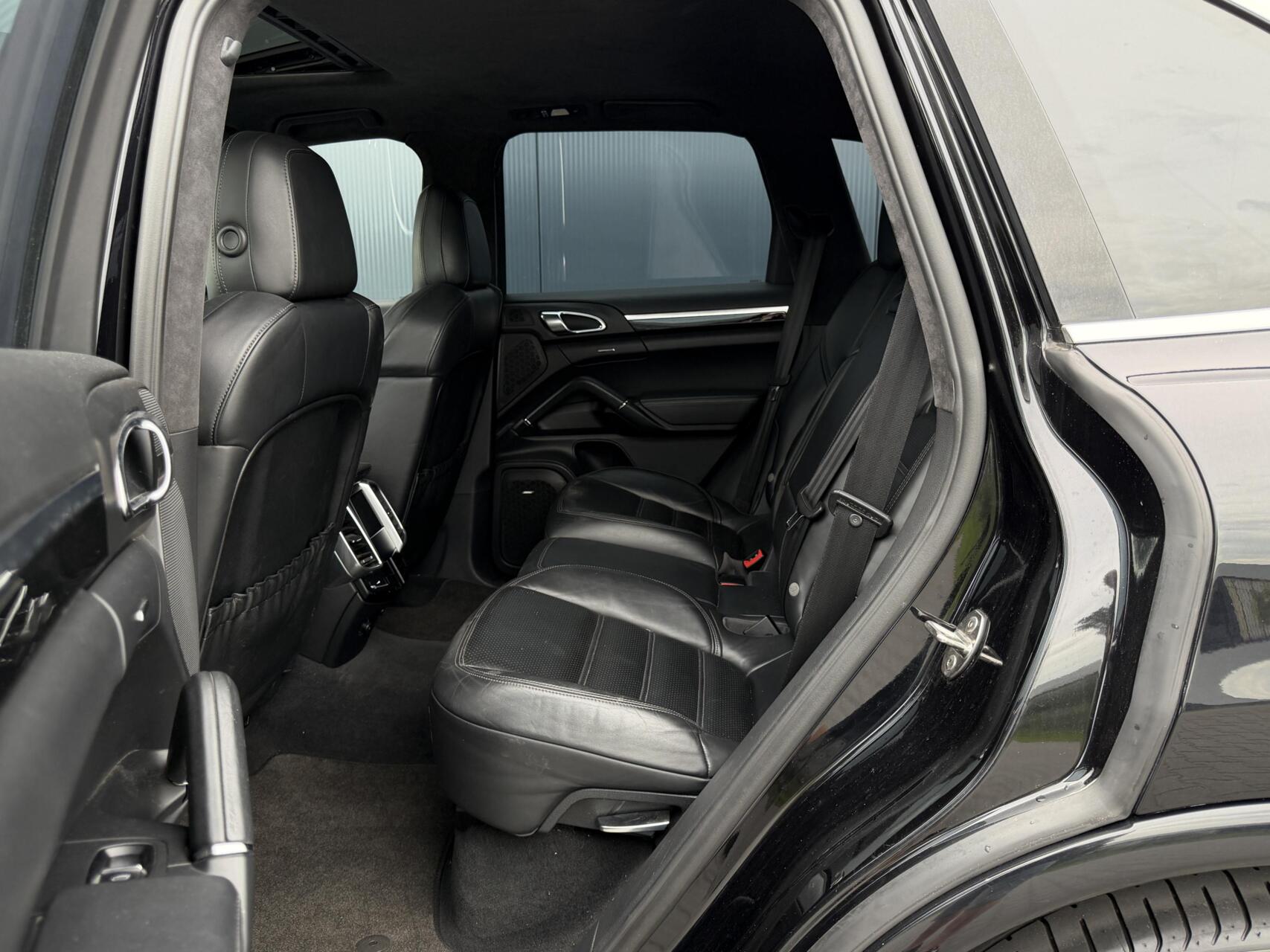 Foto van Porsche Cayenne S Hybrid
