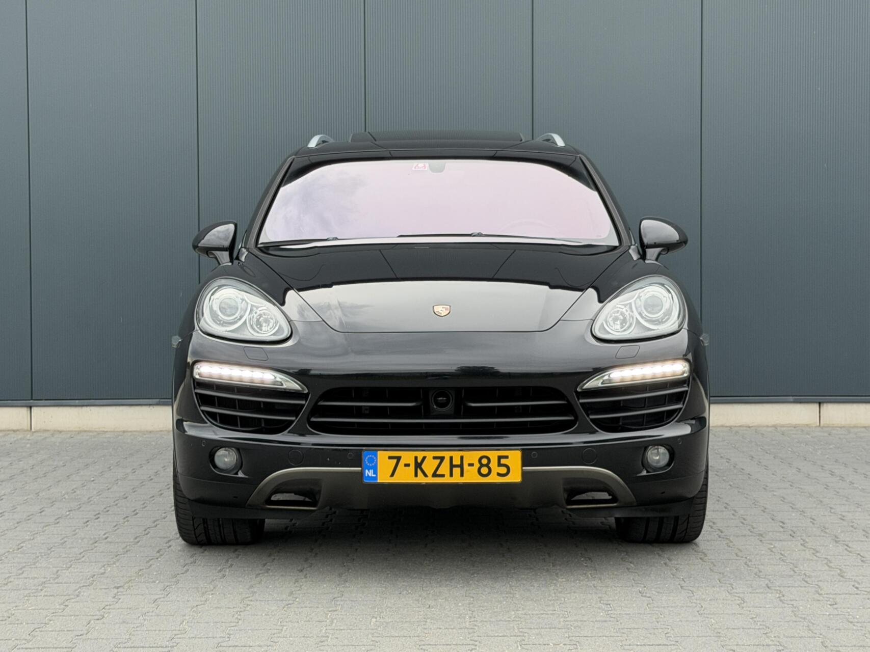 Foto van Porsche Cayenne S Hybrid