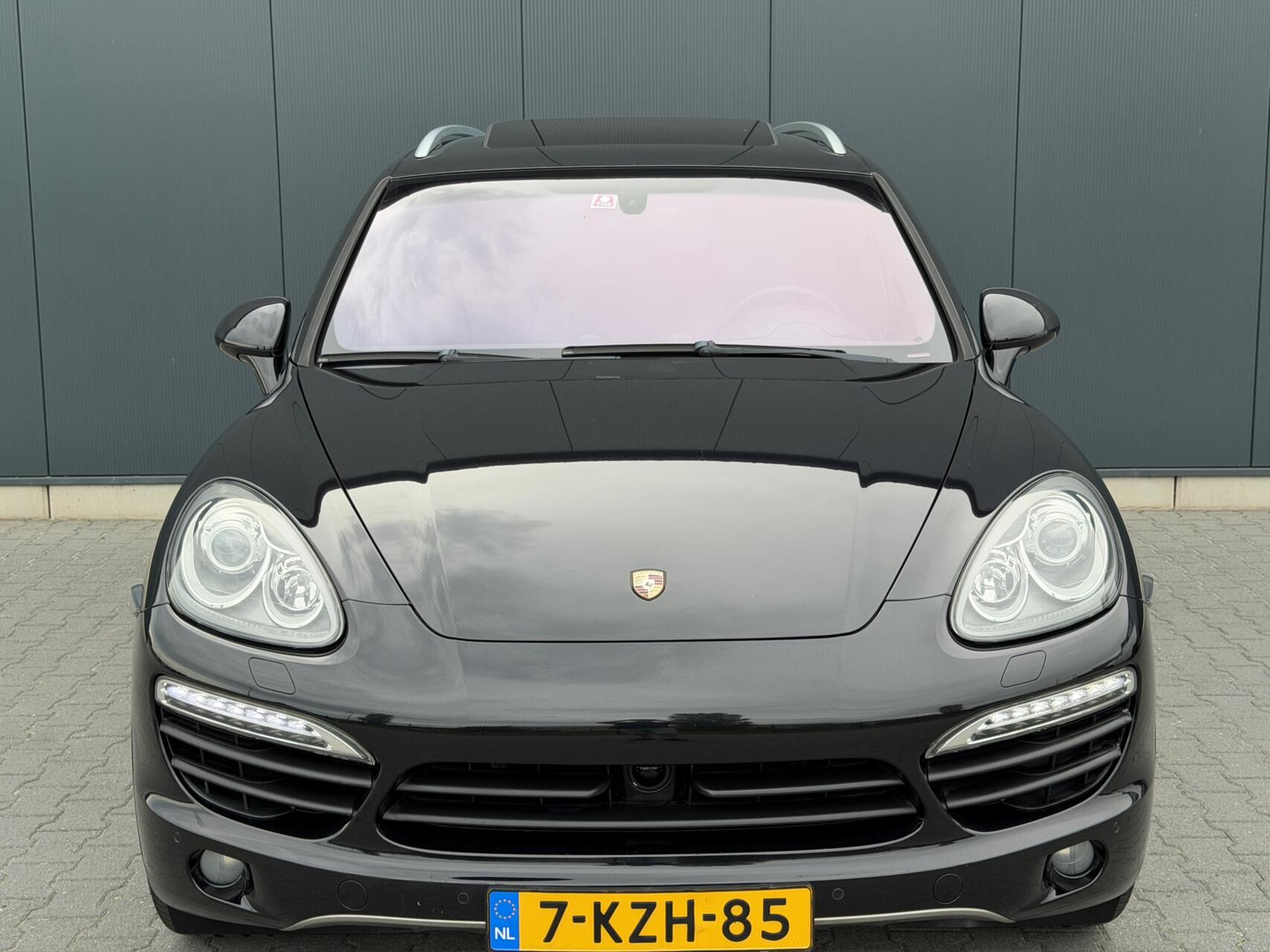 Foto van Porsche Cayenne S Hybrid