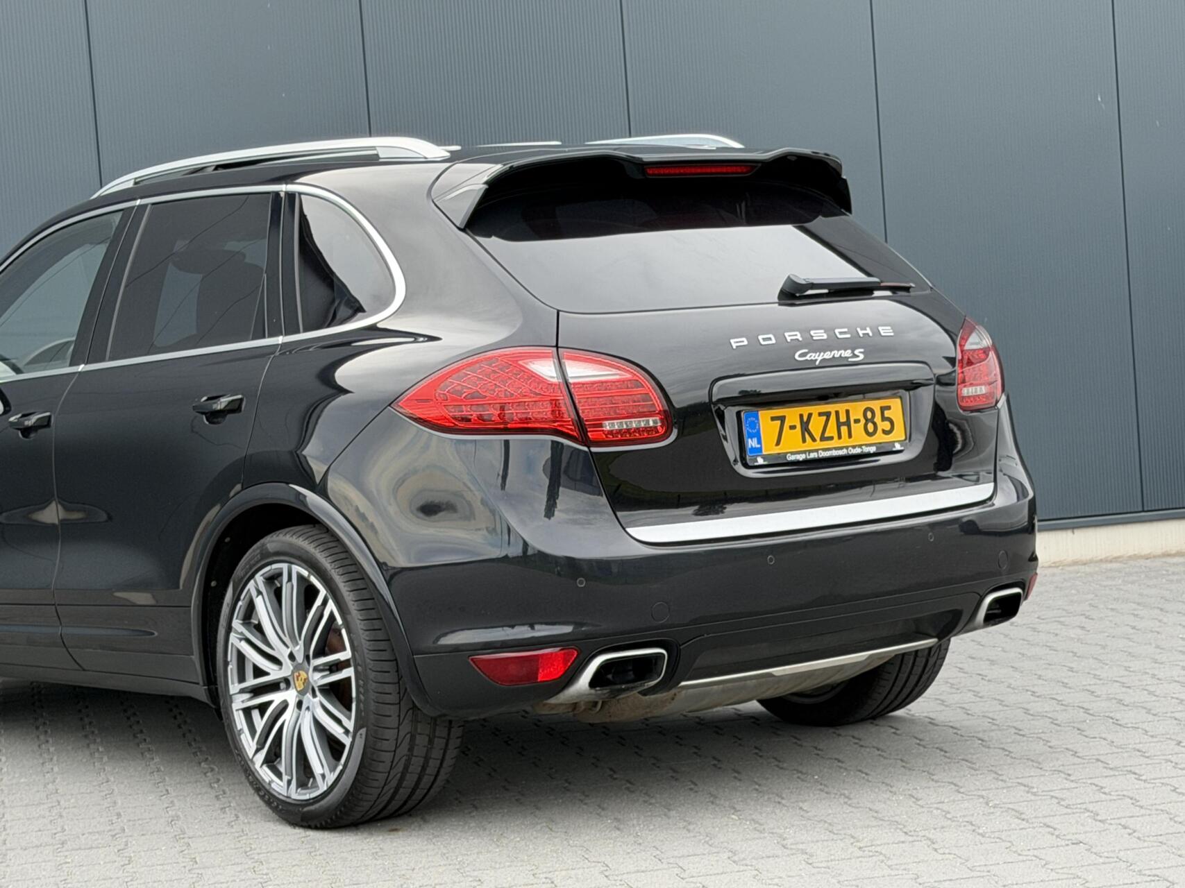 Foto van Porsche Cayenne S Hybrid