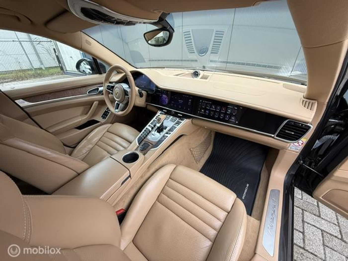 Foto van Porsche Panamera 4