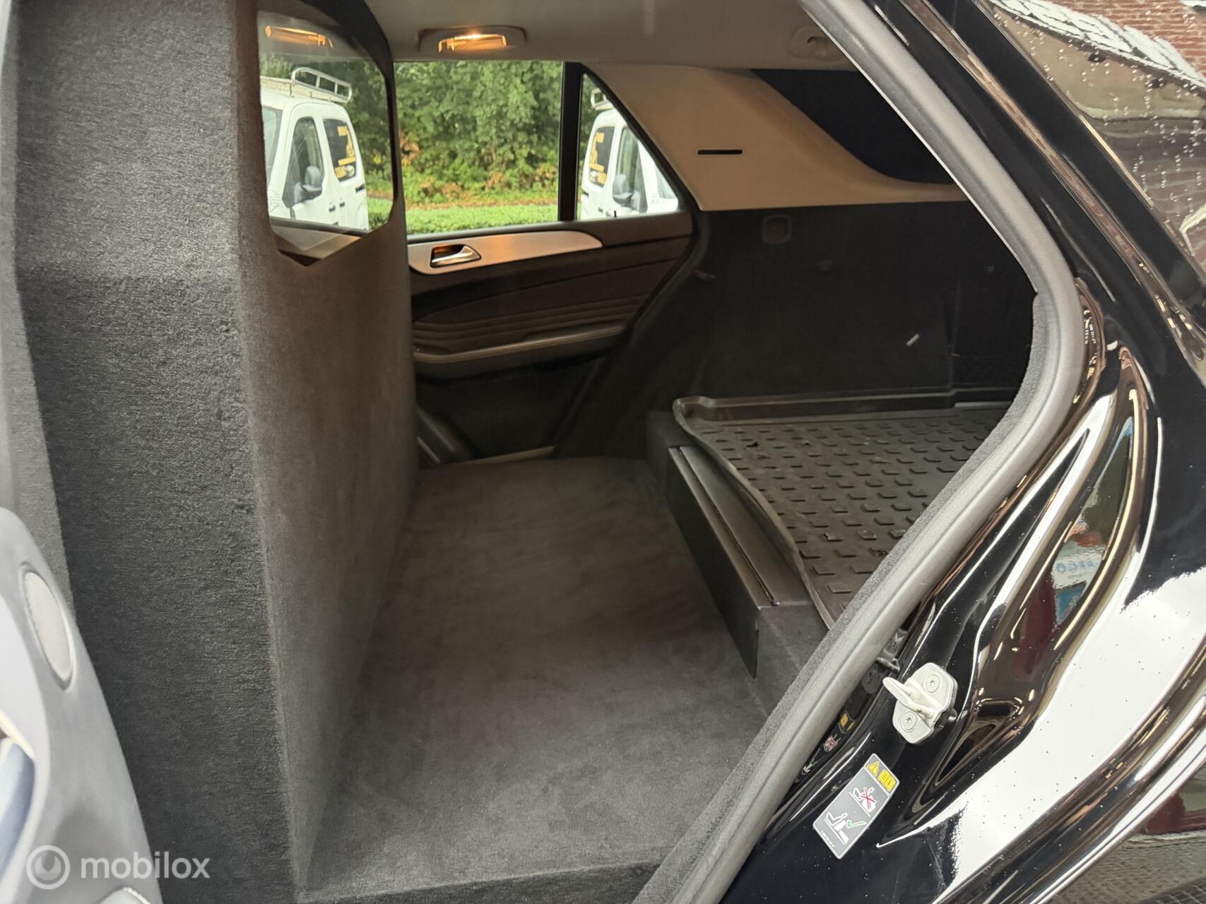 Foto van Mercedes-Benz ML 350